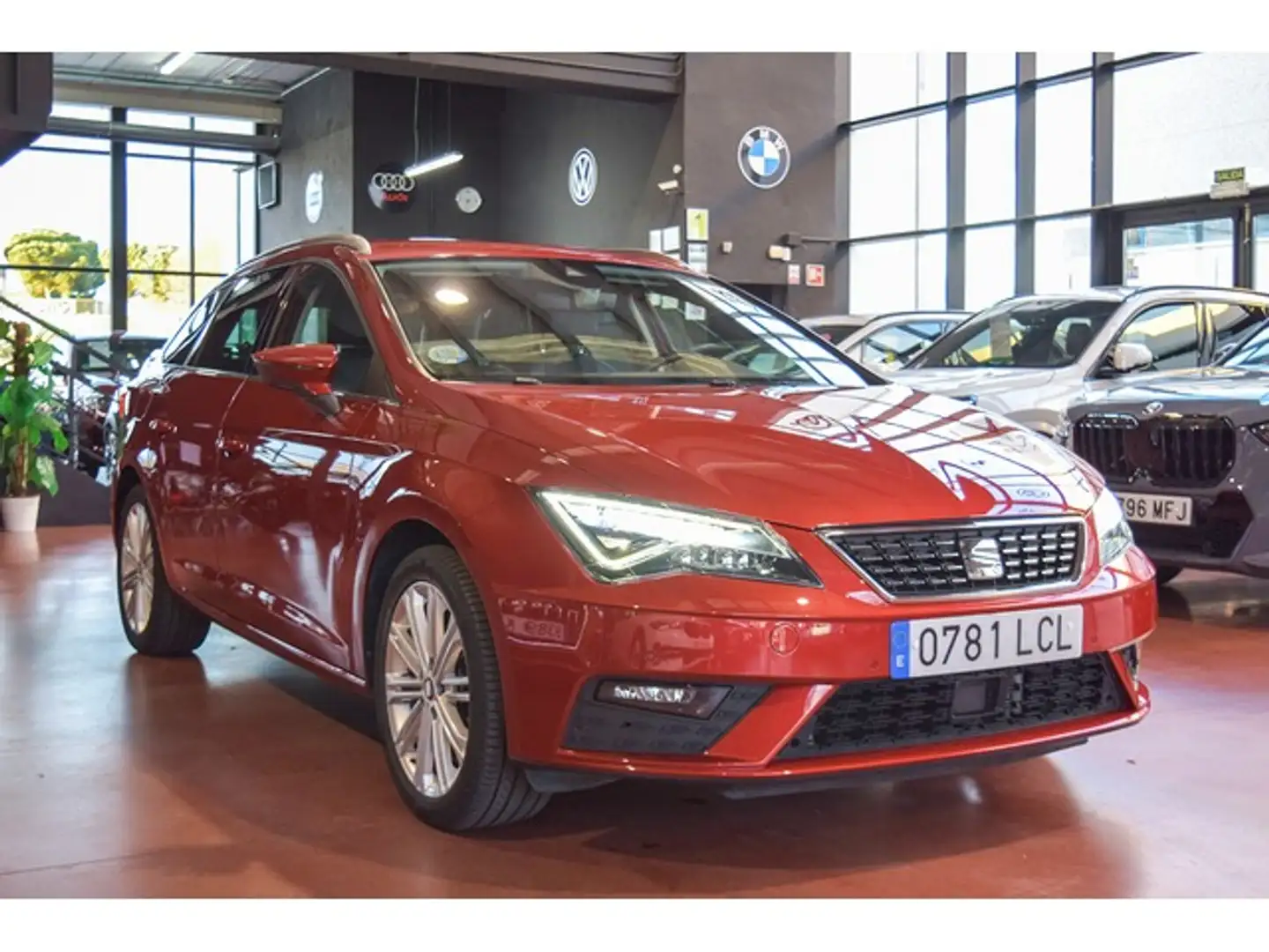 SEAT Leon ST 1.5 TGI GNC S&S Xcellence DSG7 130 Rouge - 2