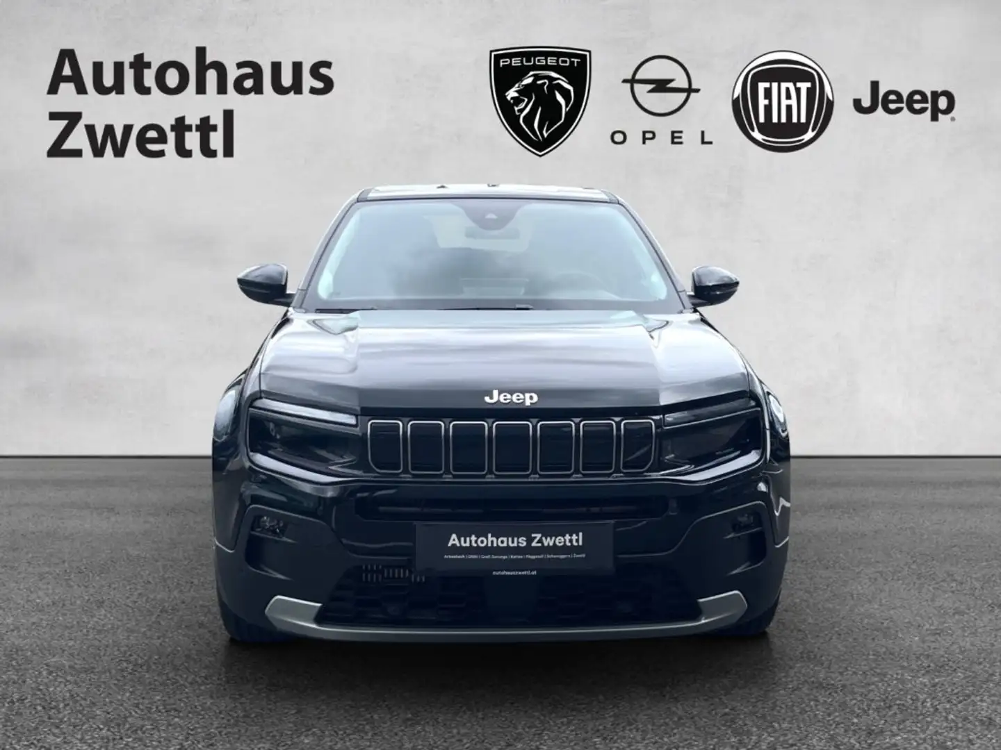 Jeep Avenger Summit PT 100 Schwarz - 2