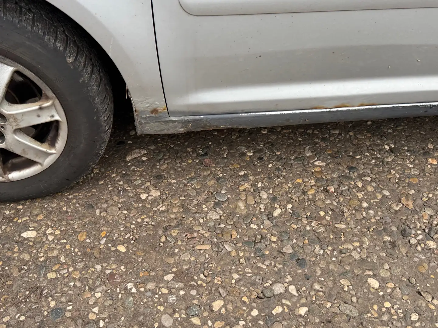 Volkswagen Touran Highline Grau - 2