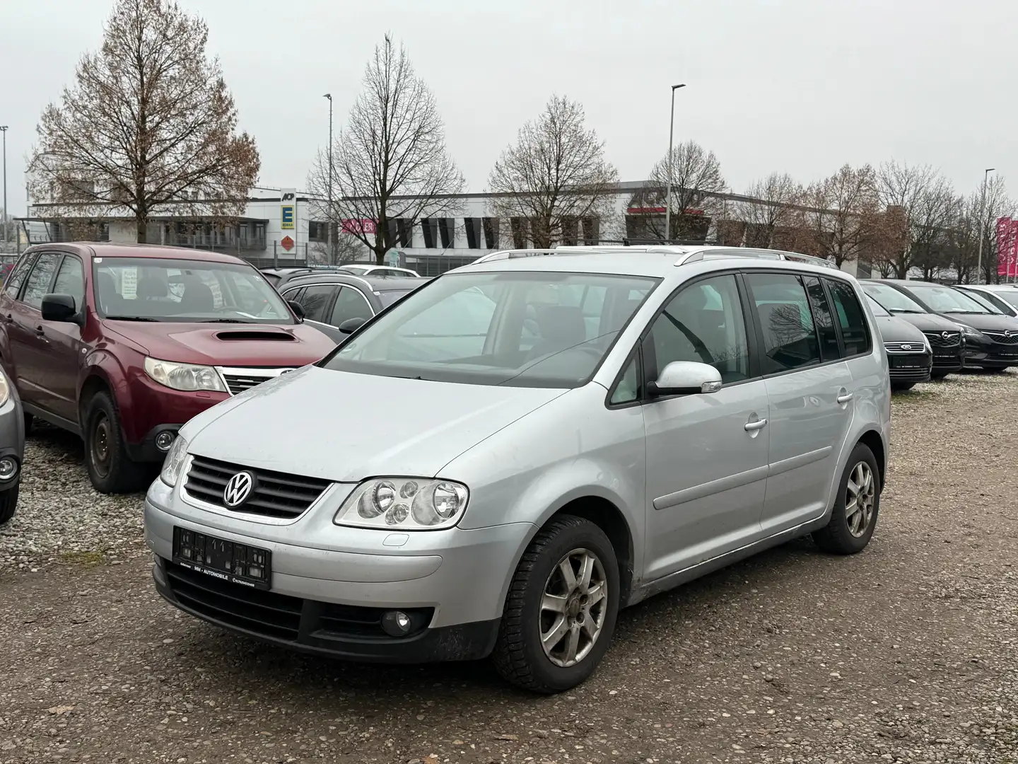 Volkswagen Touran Highline Grau - 1