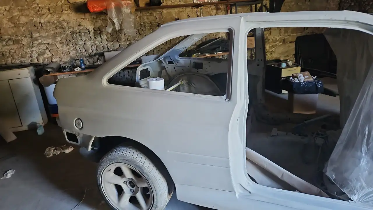 Ford Escort 3p 2.0i 16v RS Cosworth Executive, foto 3