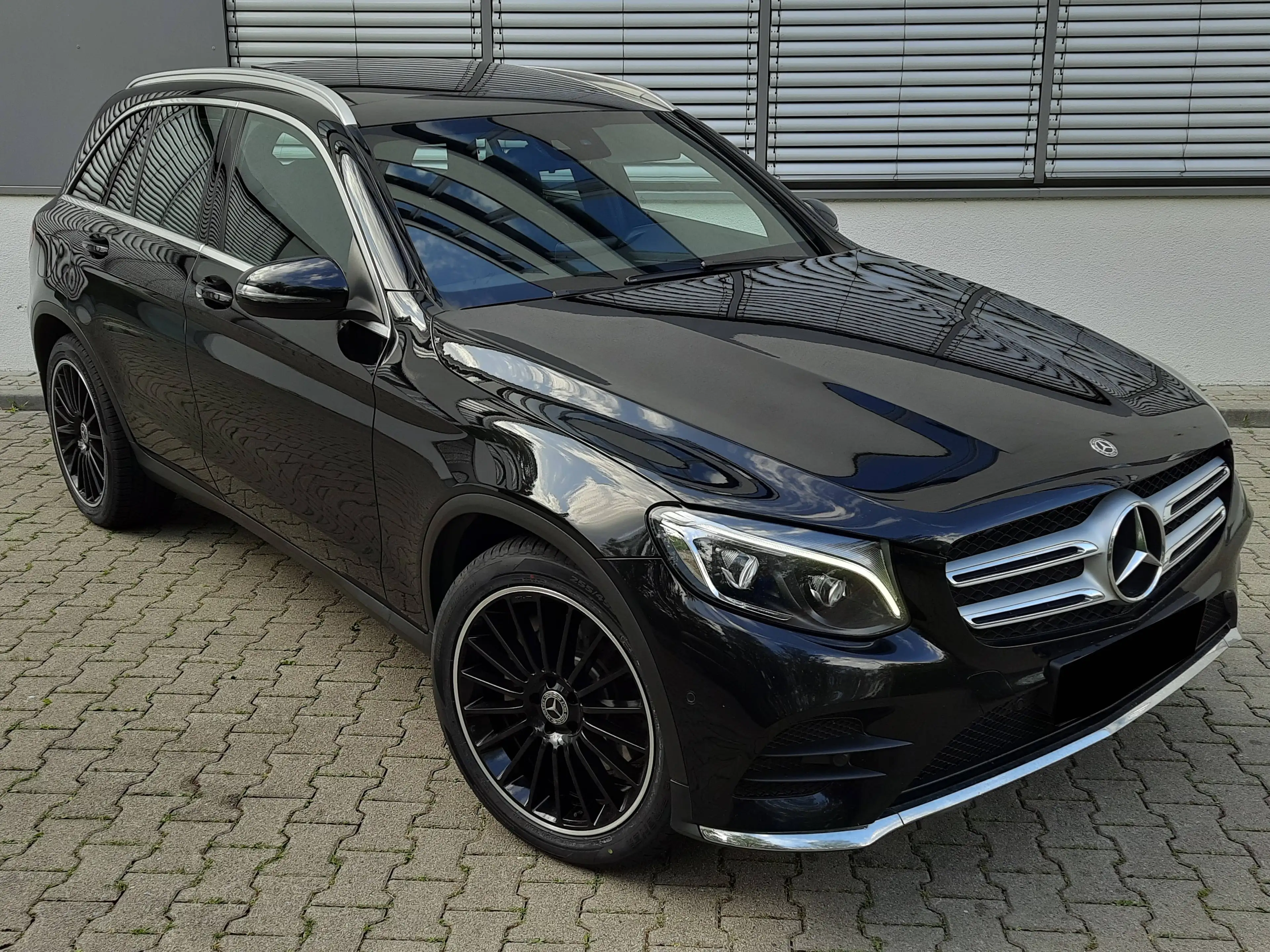 Mercedes-Benz GLC 350 d/4MATIC/AMG-Line/Pano./AHK/Std.H. — photo 4