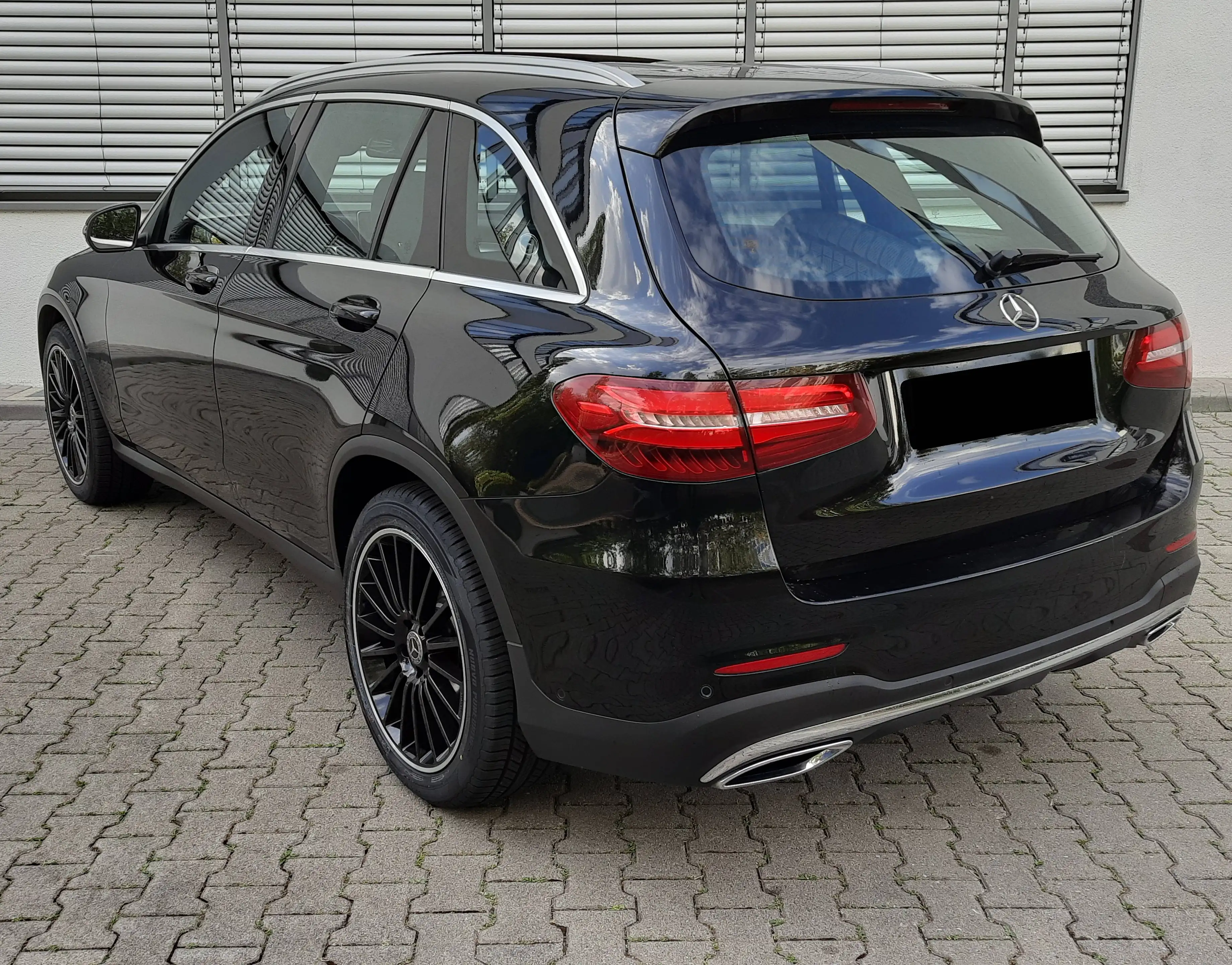 Mercedes-Benz GLC 350 d/4MATIC/AMG-Line/Pano./AHK/Std.H. — photo 8