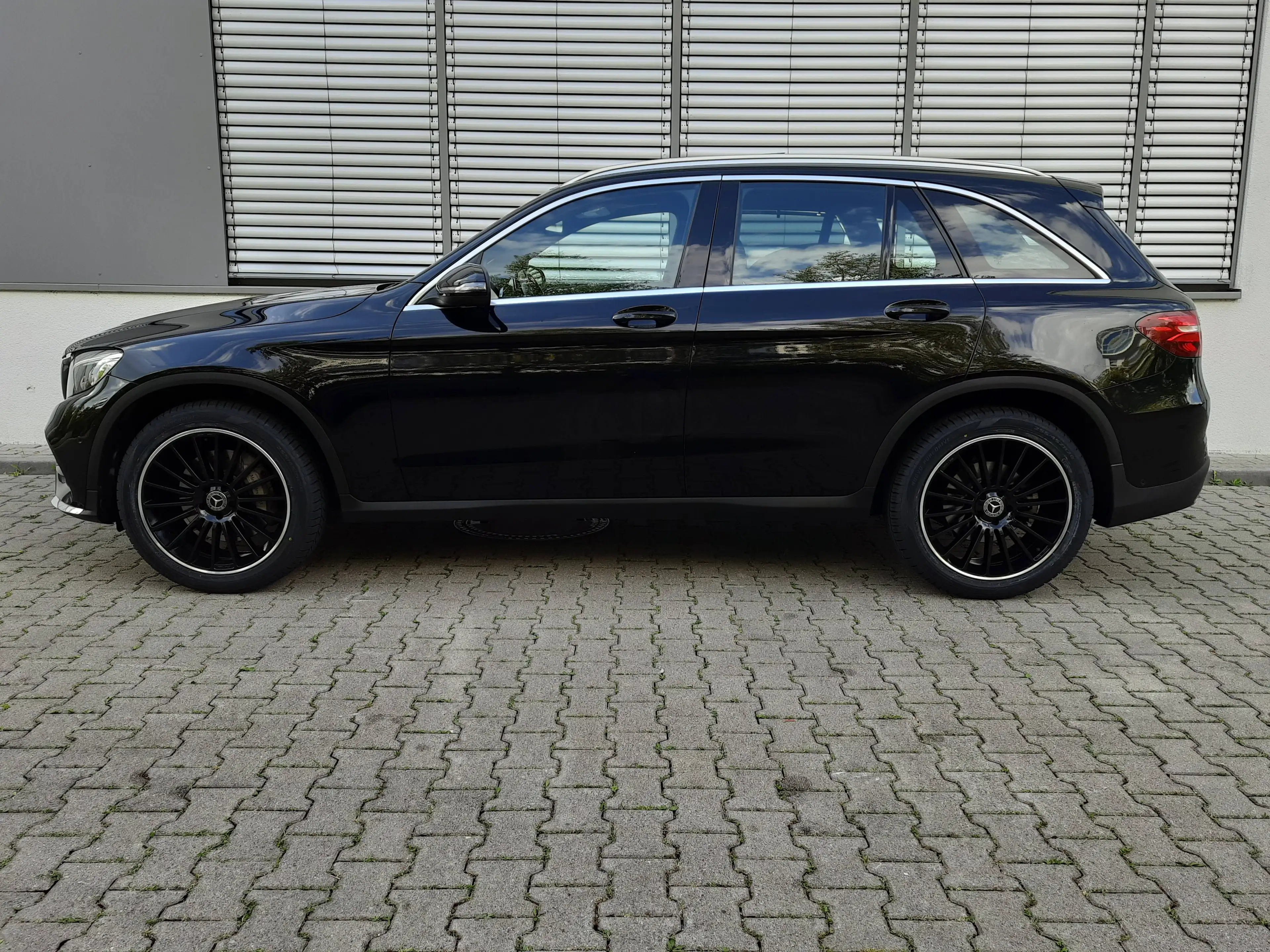 Mercedes-Benz GLC 350 d/4MATIC/AMG-Line/Pano./AHK/Std.H. — photo 9