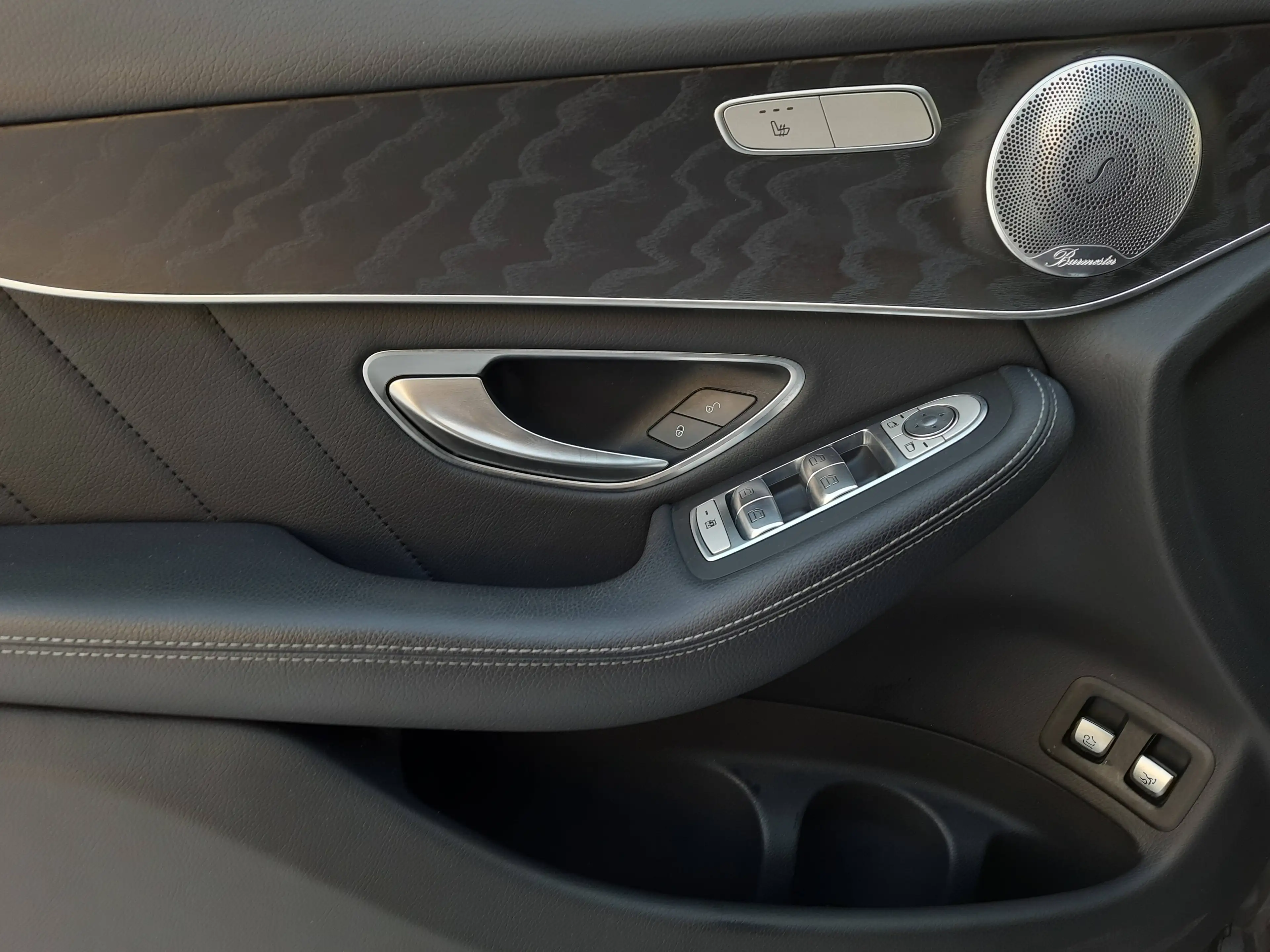 Mercedes-Benz GLC 350 d/4MATIC/AMG-Line/Pano./AHK/Std.H. — photo 12