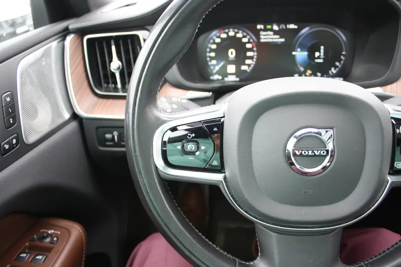 Volvo XC60 снимка Volvo XC60