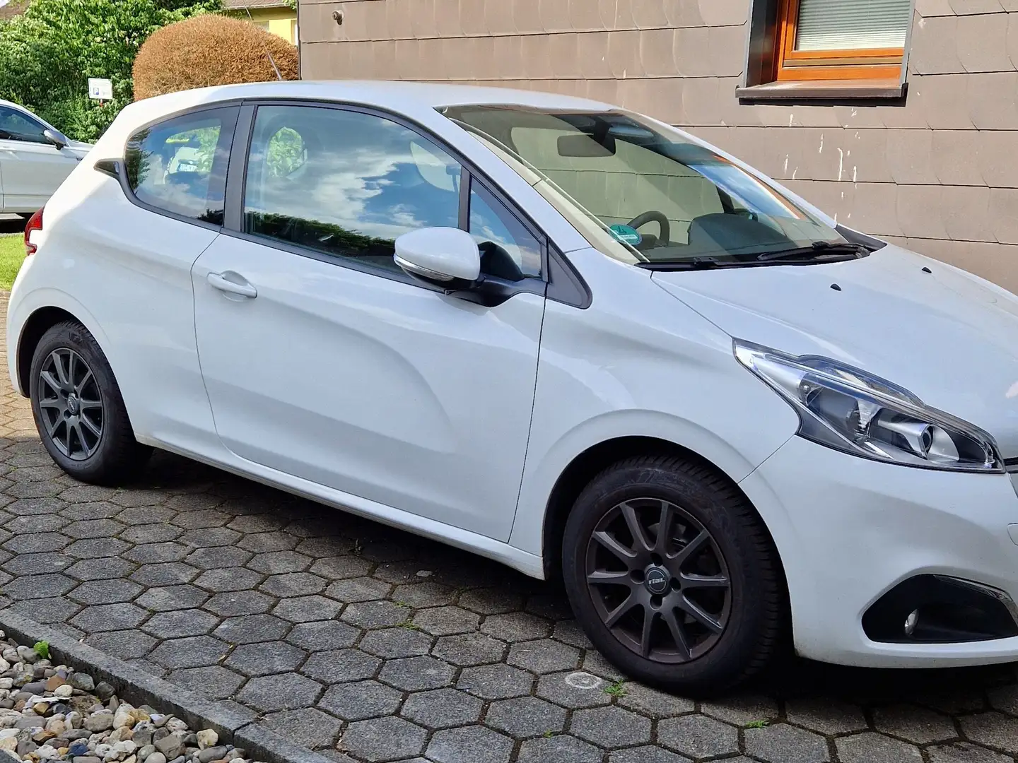 Peugeot 208 208  5-Türer PureTech 82 Active Weiß - 2