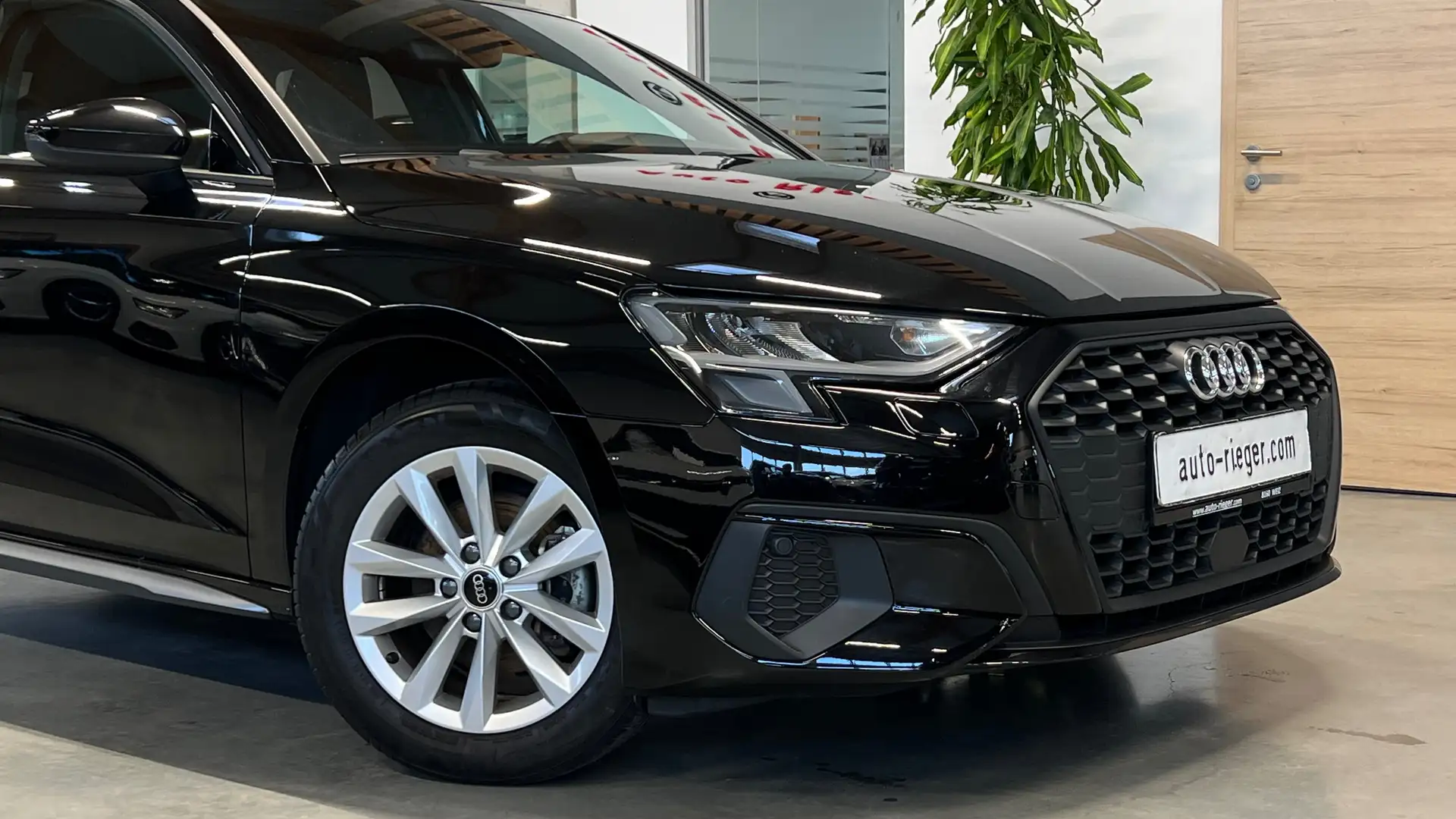 Audi A3 35 TFSI Sportback LED, Sitzheizung Schwarz - 2