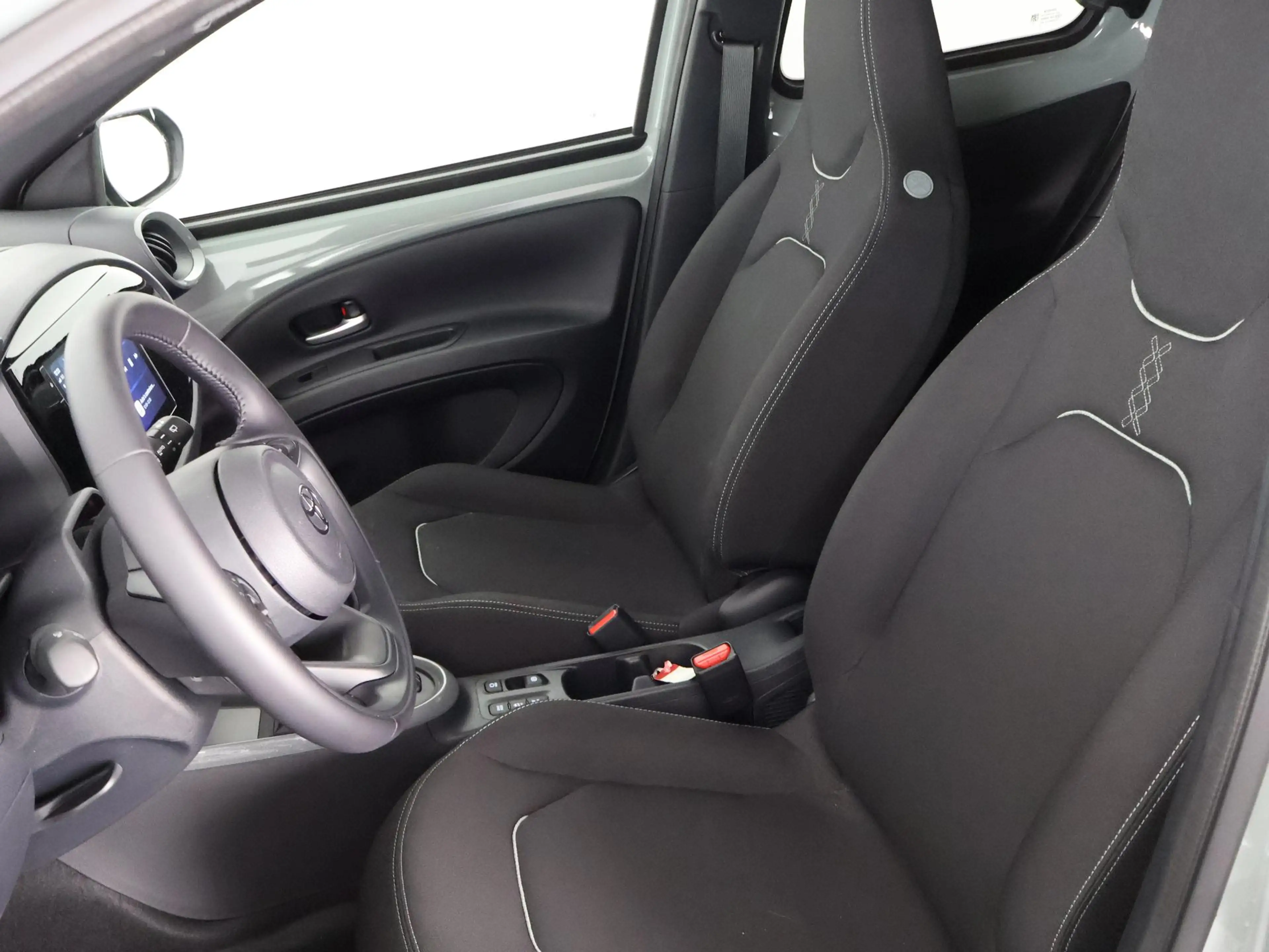 Toyota Aygo X HYBRID PULSE BI-TONE GARANTIE TOT 2036**RIJKLAAR** — photo 11