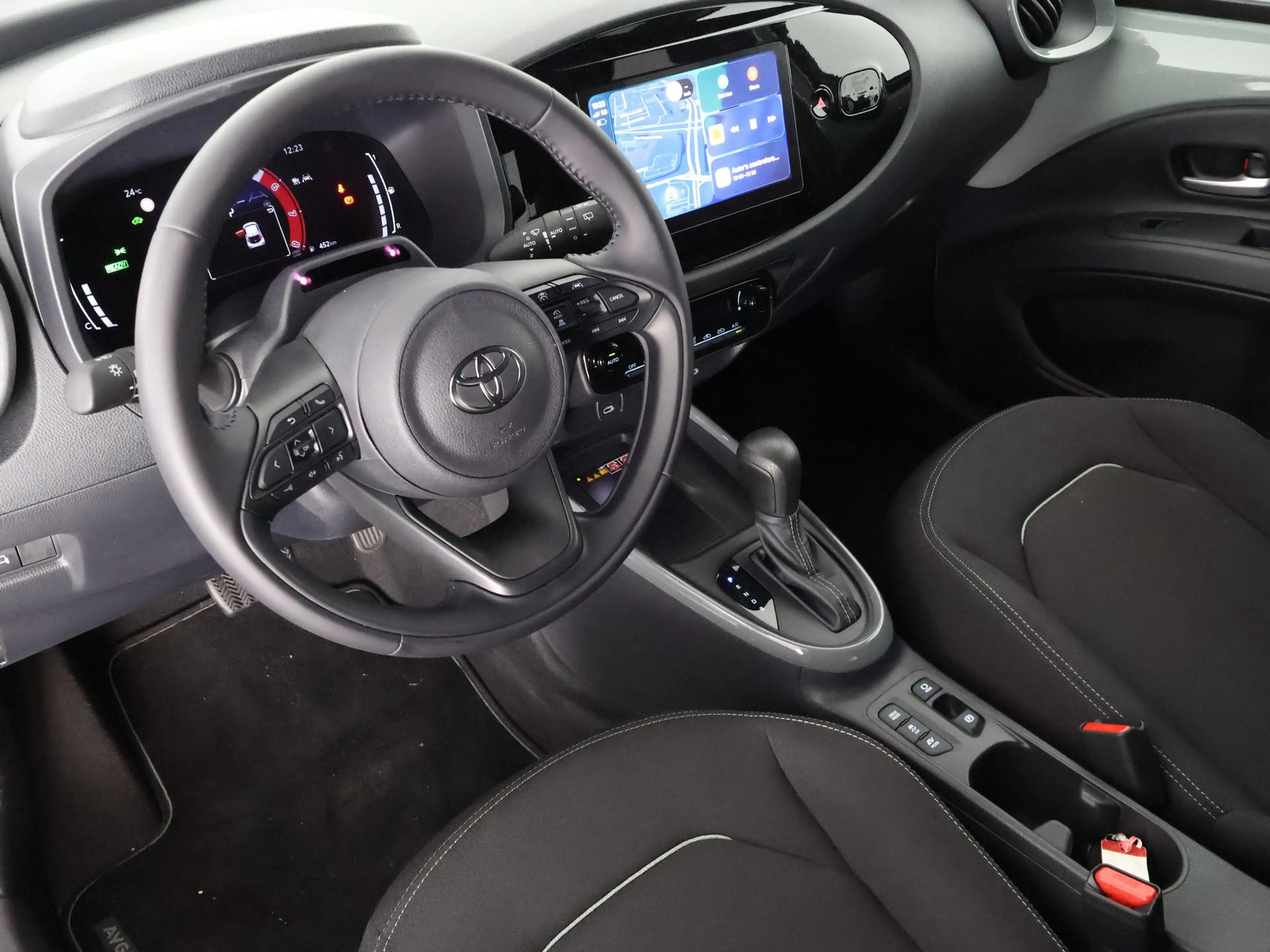 Toyota Aygo X HYBRID PULSE BI-TONE GARANTIE TOT 2036**RIJKLAAR** — photo 10