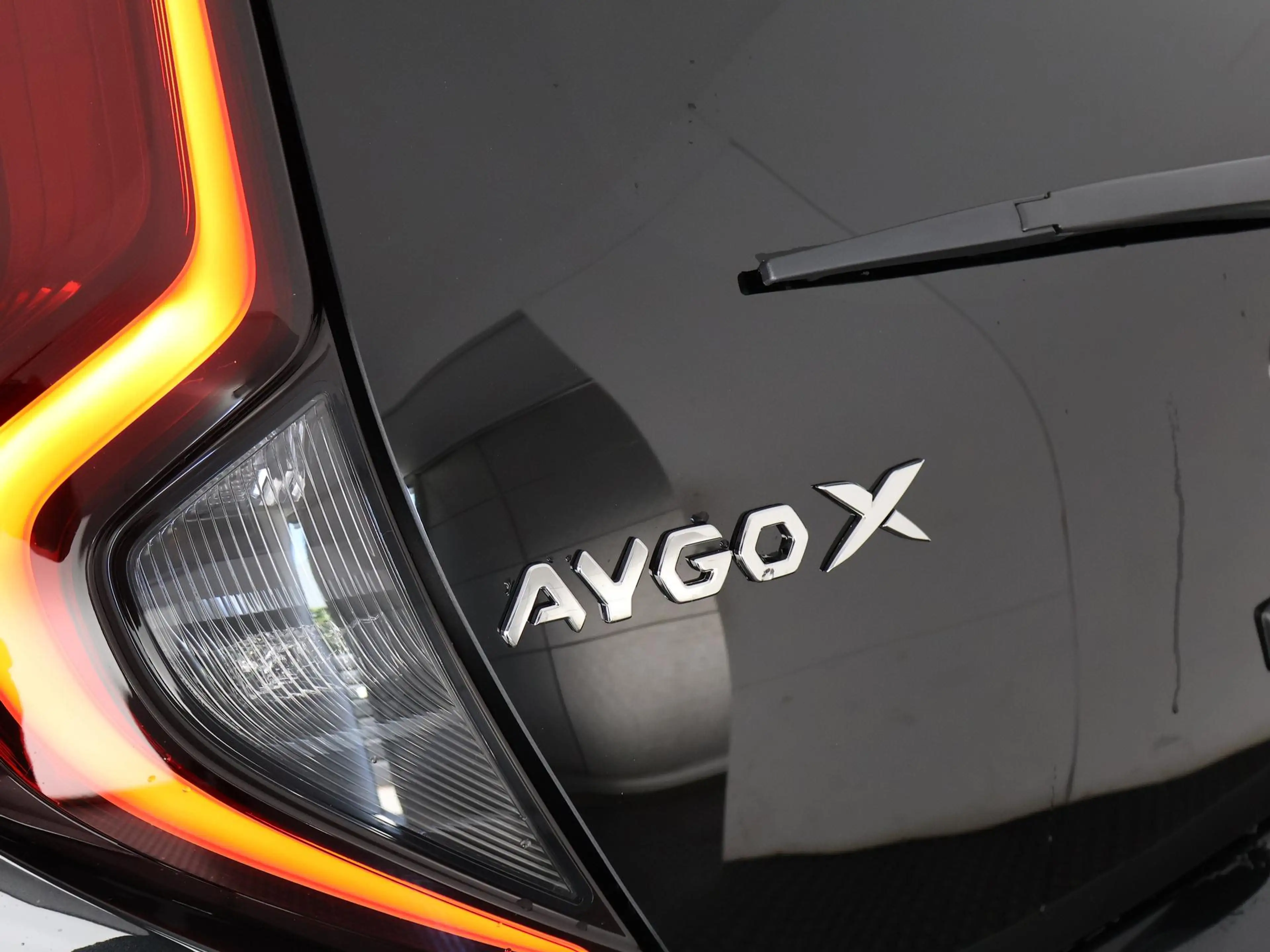 Toyota Aygo X HYBRID PULSE BI-TONE GARANTIE TOT 2036**RIJKLAAR** — photo 28