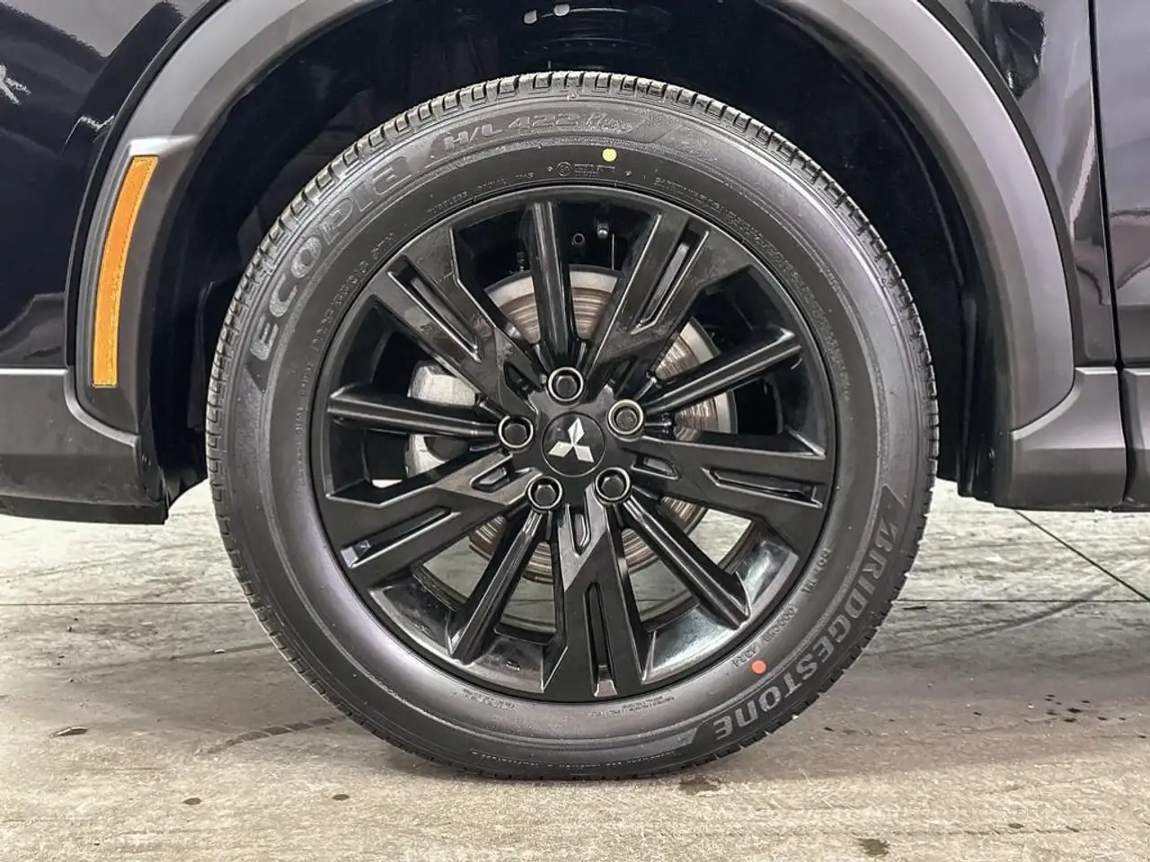Mitsubishi Eclipse Cross снимка Mitsubishi Eclipse Cross