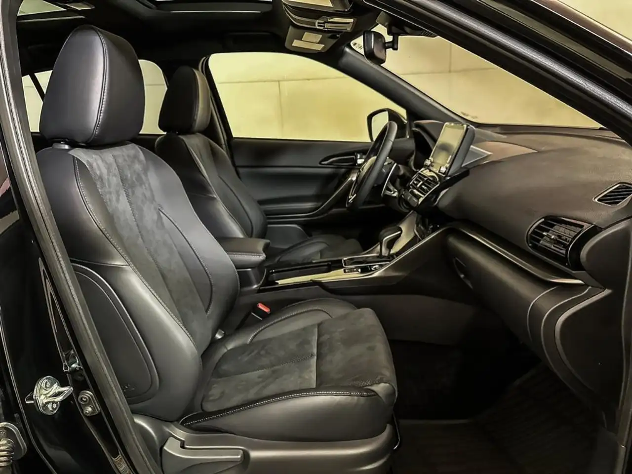 Mitsubishi Eclipse Cross снимка Mitsubishi Eclipse Cross