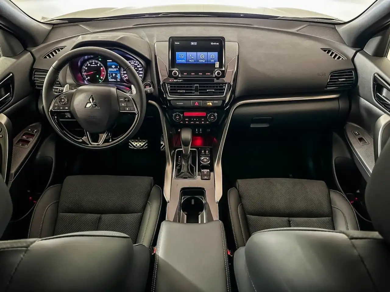 Mitsubishi Eclipse Cross снимка Mitsubishi Eclipse Cross