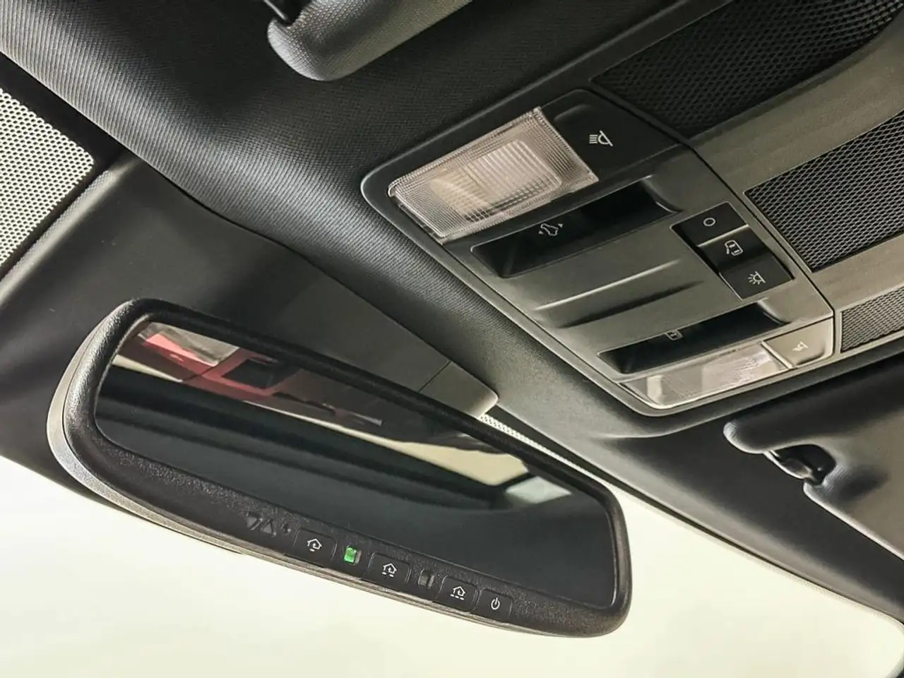 Mitsubishi Eclipse Cross снимка Mitsubishi Eclipse Cross