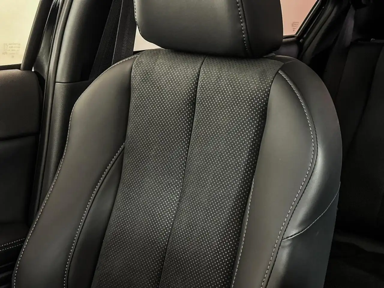 Mitsubishi Eclipse Cross снимка Mitsubishi Eclipse Cross
