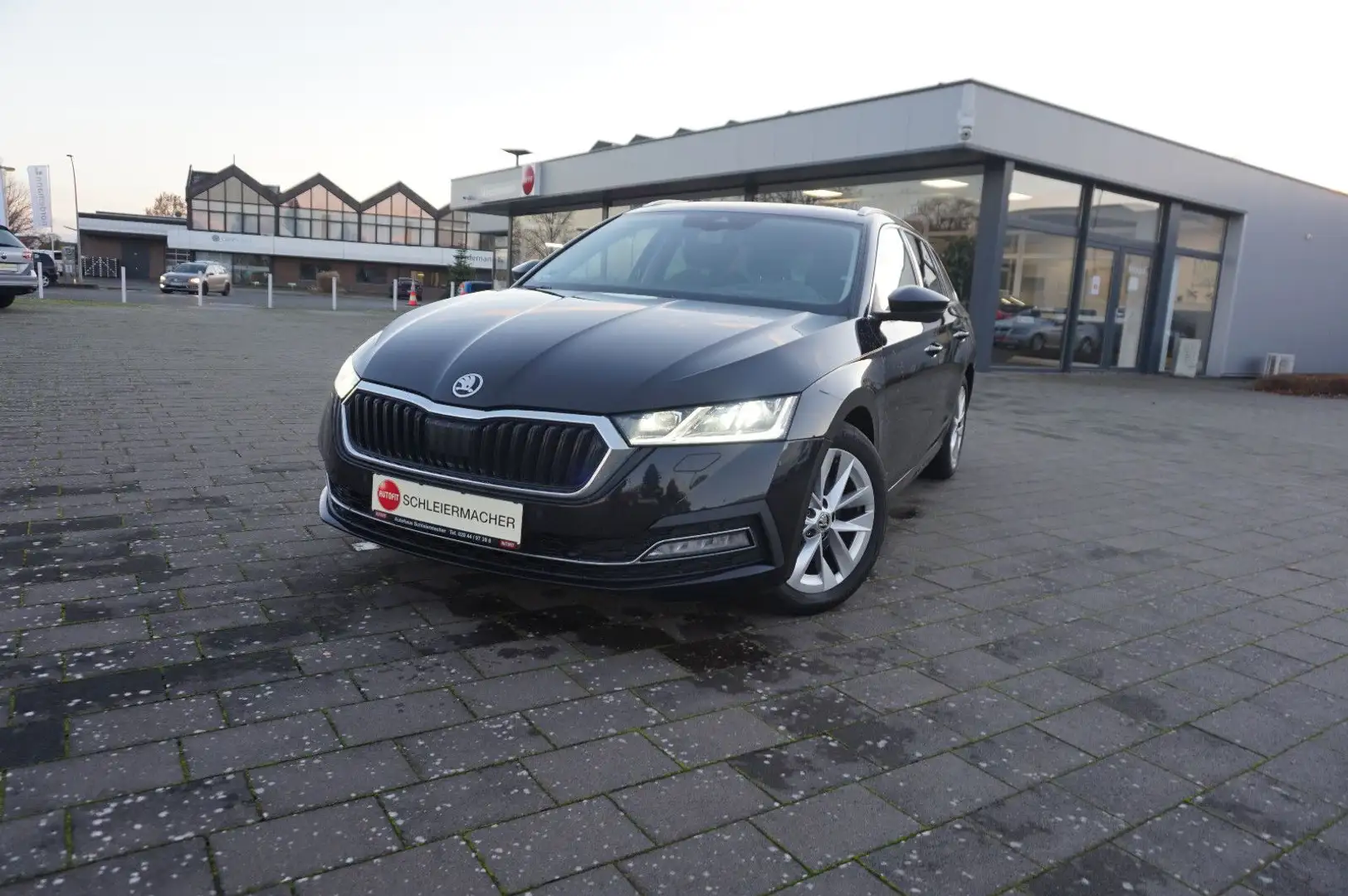 Skoda Octavia Combi First Edition Schwarz - 1
