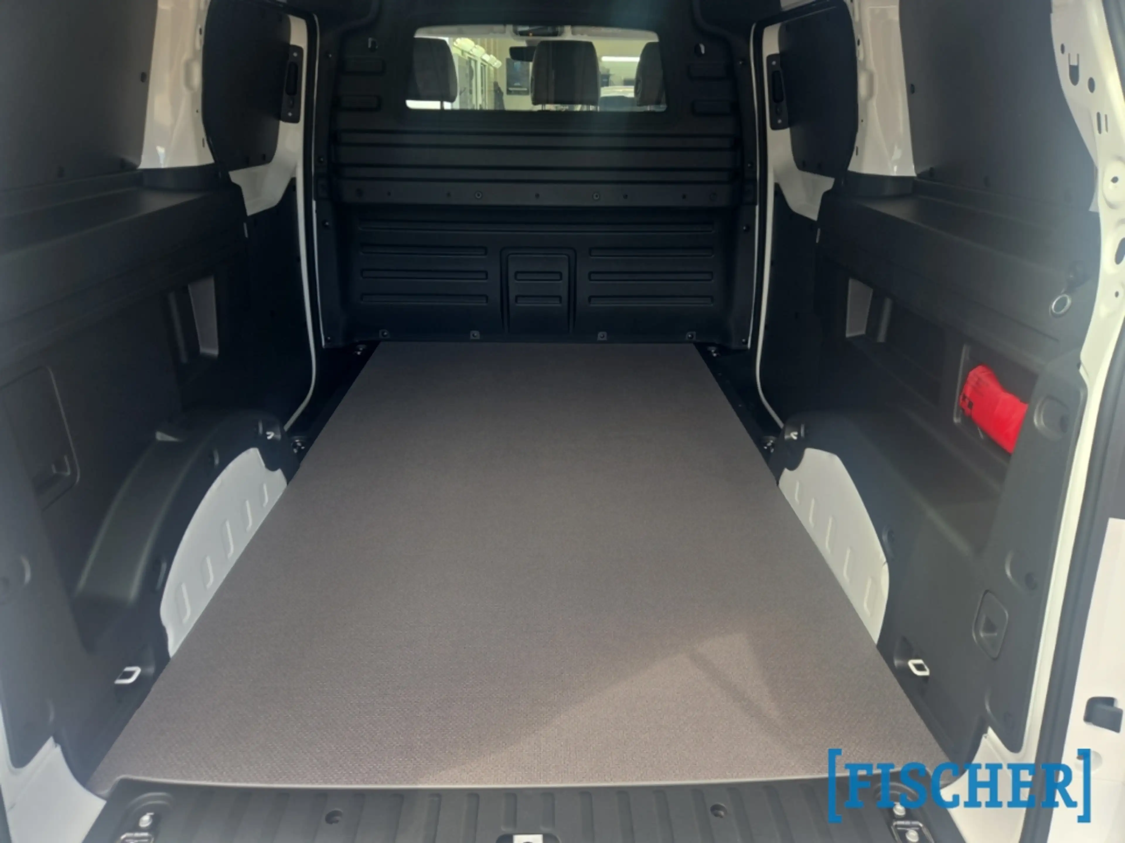 Volkswagen ID. Buzz Cargo Pro 84 kWh LED SHZ Rear View ACC App-Connect — photo 11