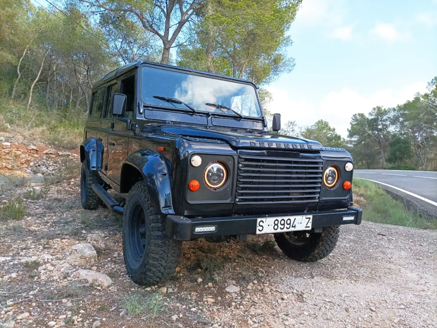 Land Rover Defender 110 TDI SW Zwart - 1