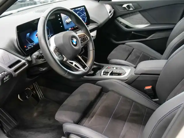BMW 1 Series view 8