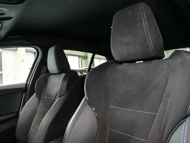 BMW 1 Series view 10