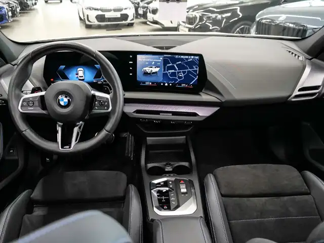 BMW 1 Series view 12