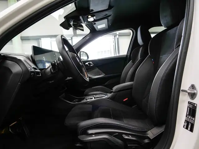 BMW 1 Series view 9