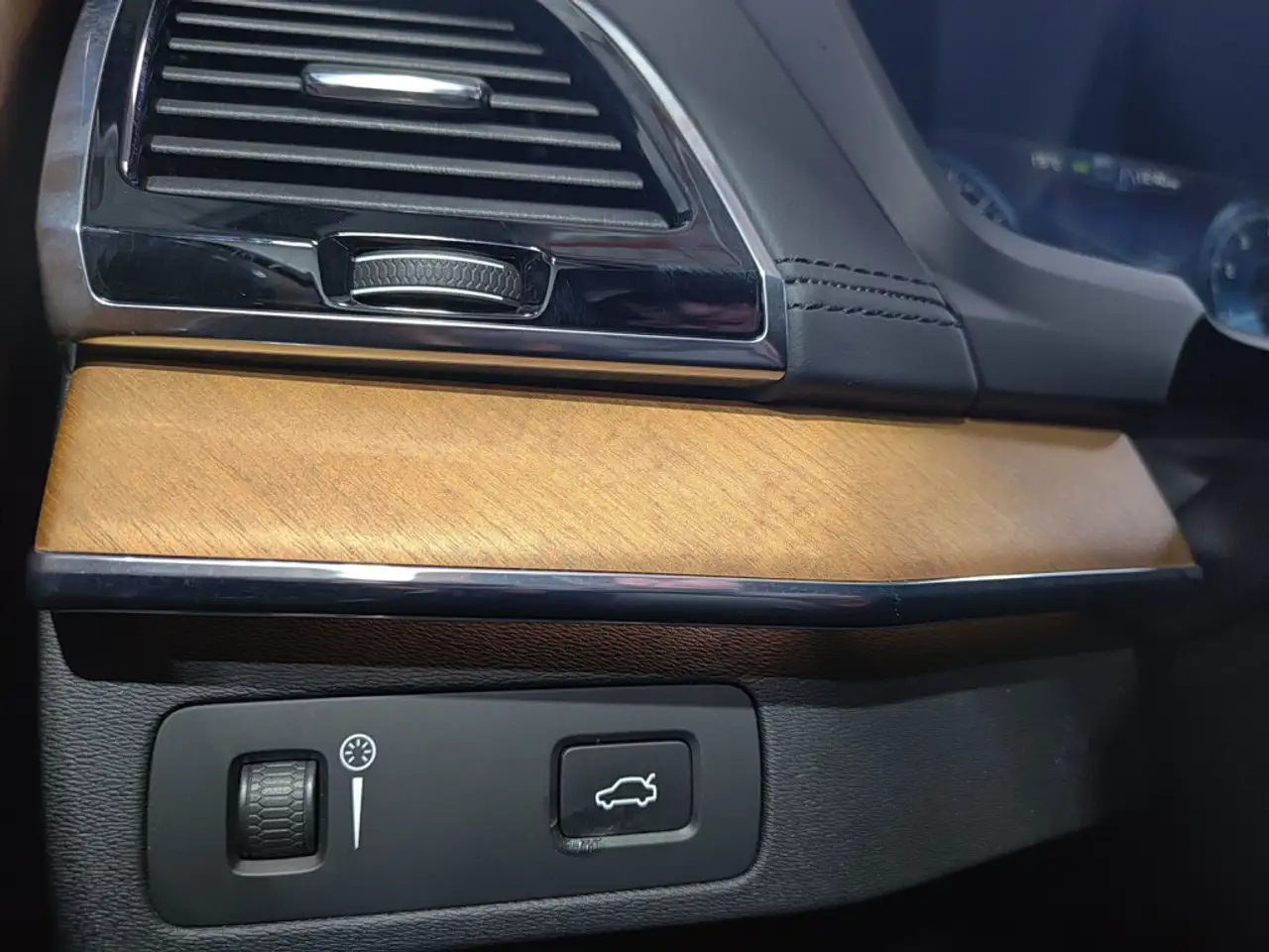 Volvo XC90 снимка Volvo XC90