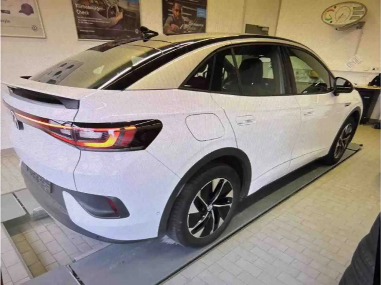 Volkswagen ID.5 Pro Performance LED Nav 360° Wärmepumpe AHK Weiß - 2