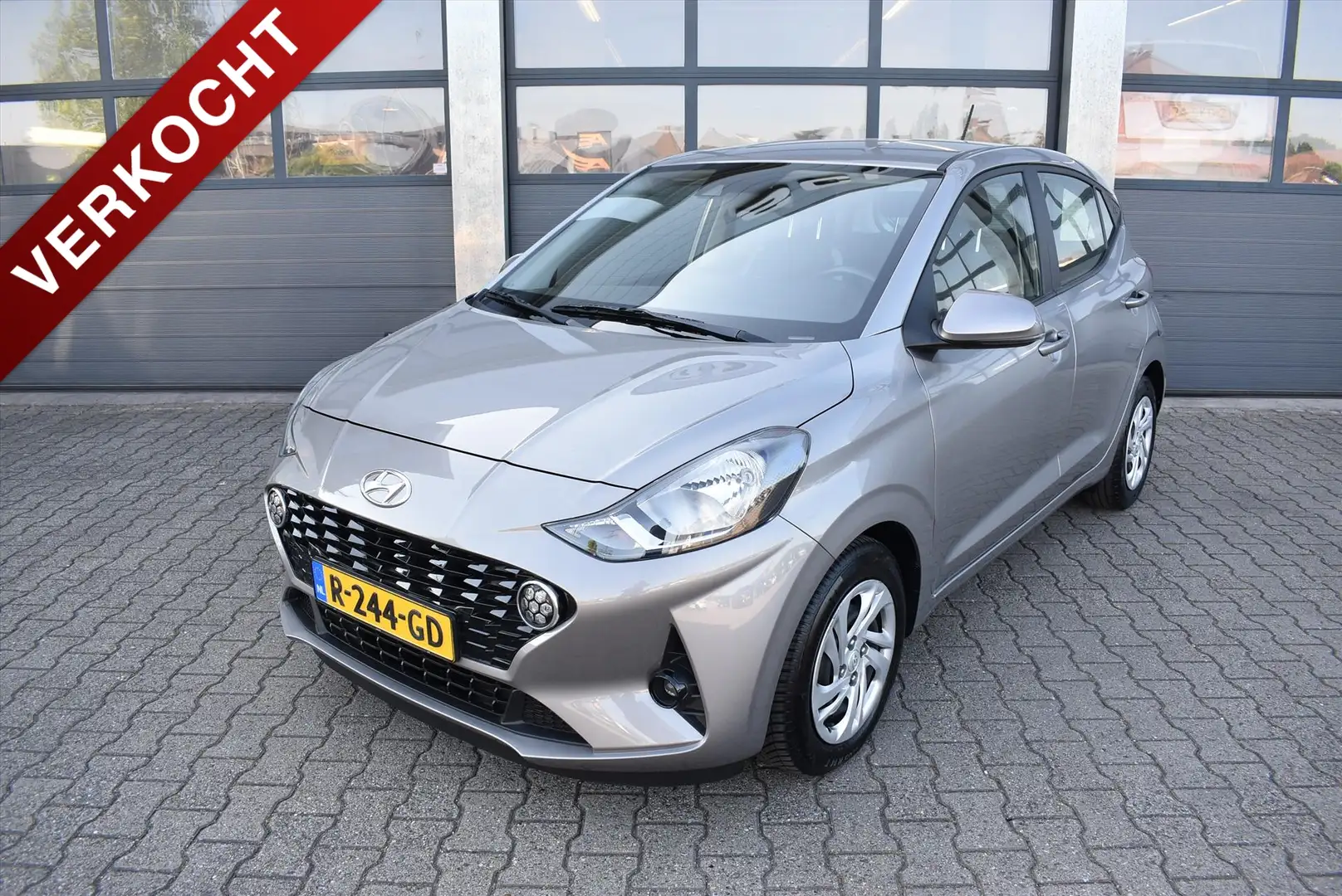 Hyundai i10 1.0i 67pk Comfort Grijs - 1