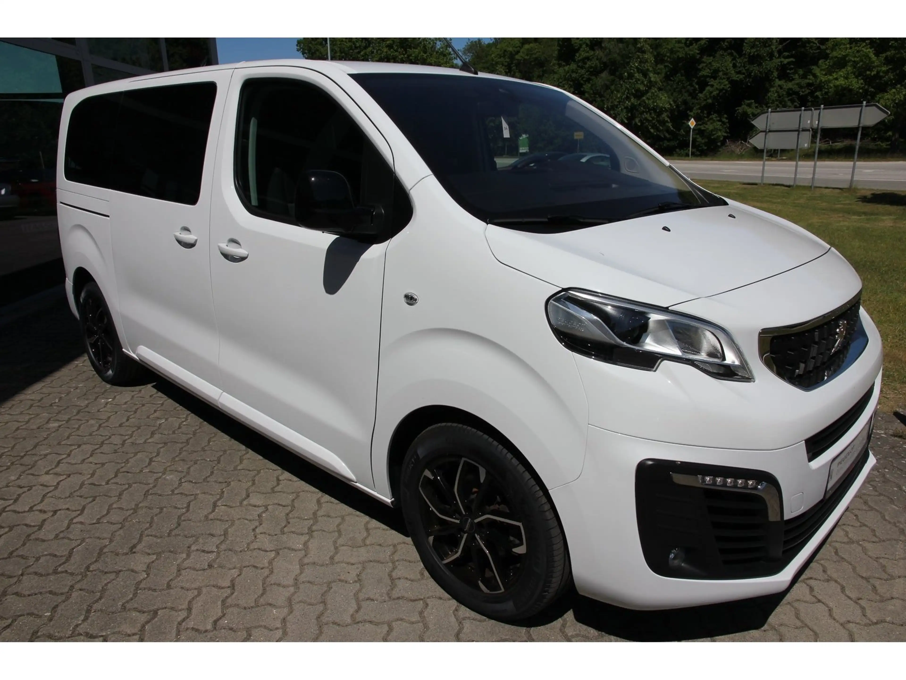 Peugeot Traveller Business L2 HDi 120 8-Sitze — photo 3