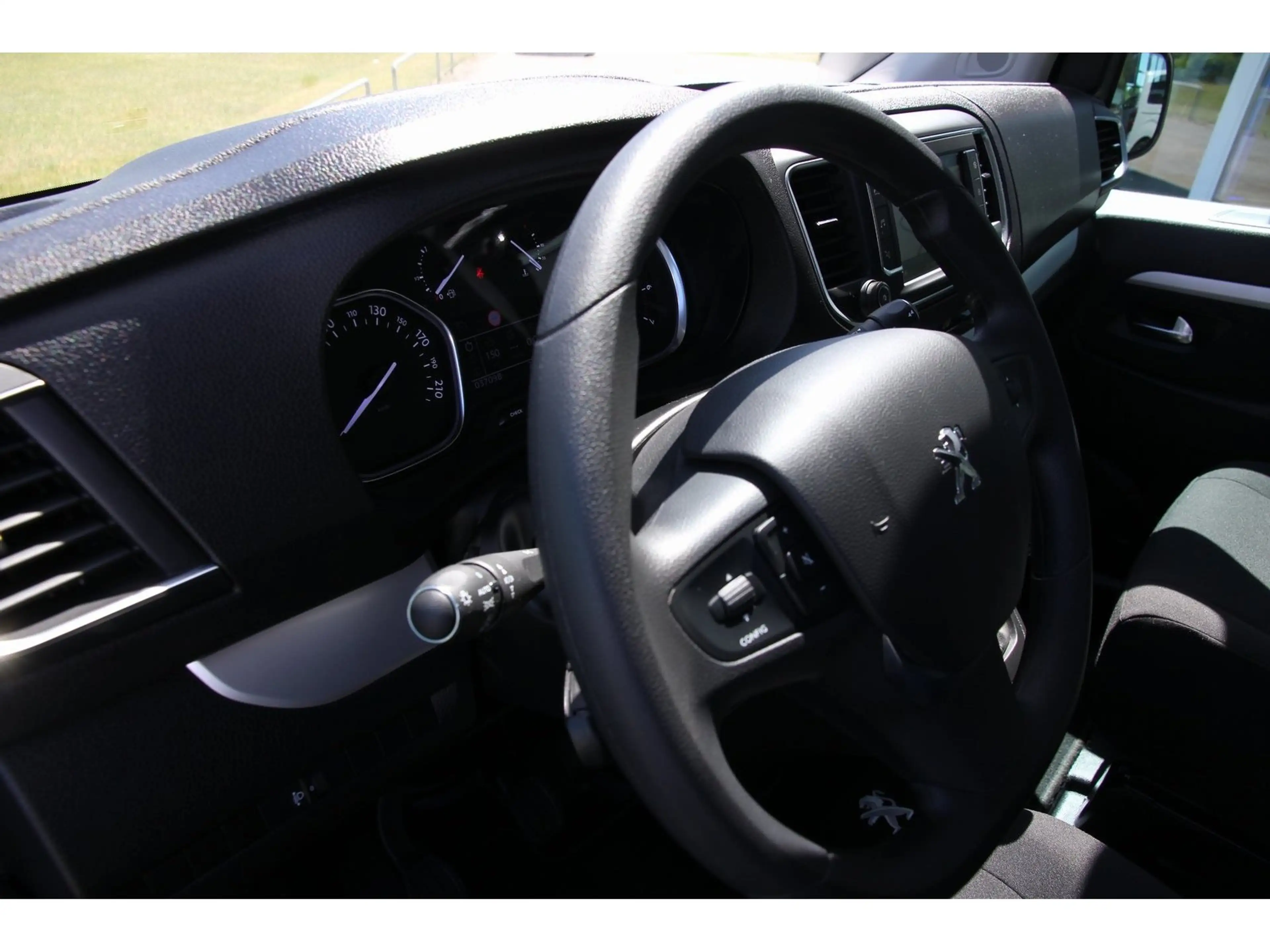 Peugeot Traveller Business L2 HDi 120 8-Sitze — photo 12