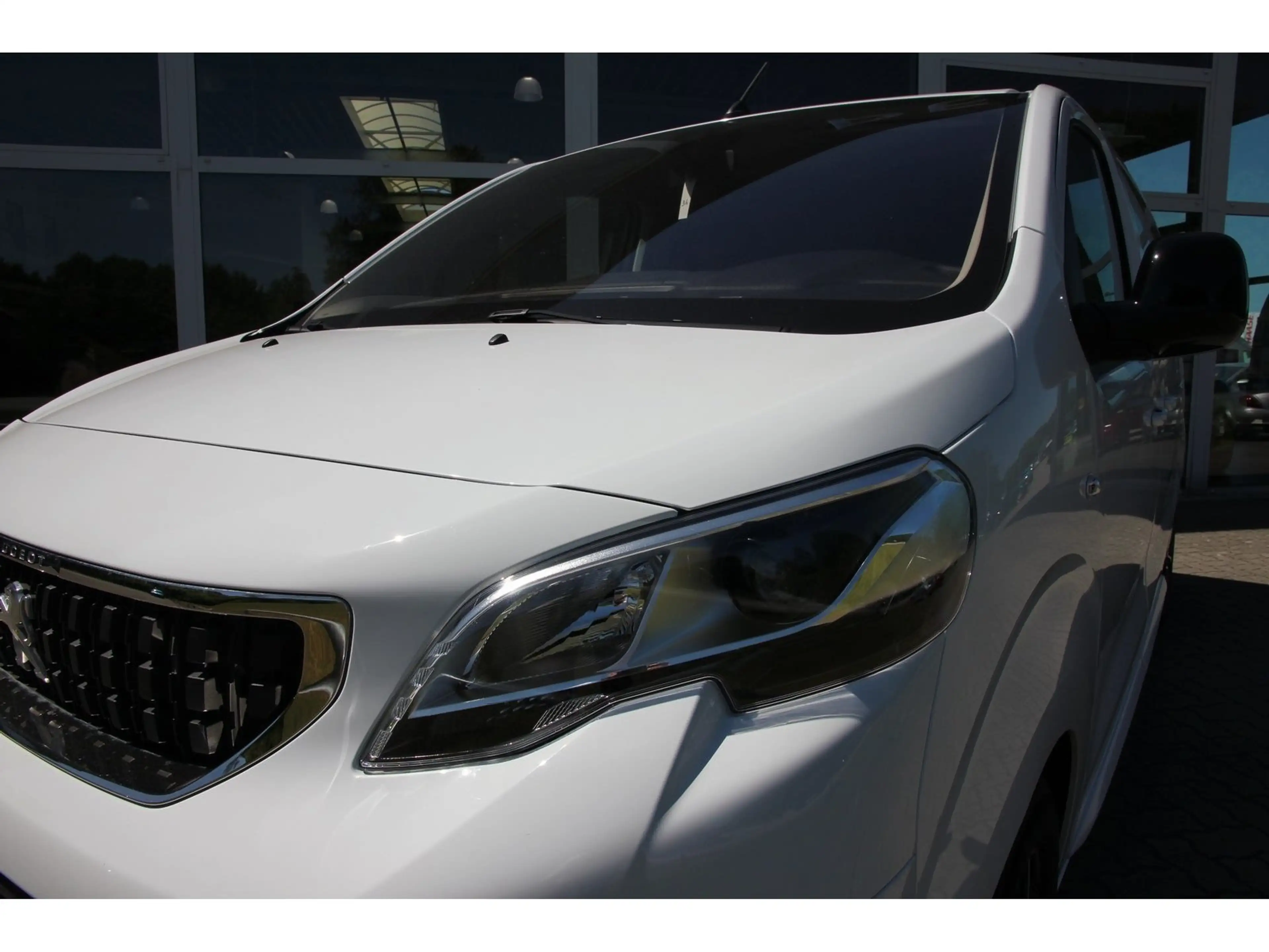 Peugeot Traveller Business L2 HDi 120 8-Sitze — photo 5