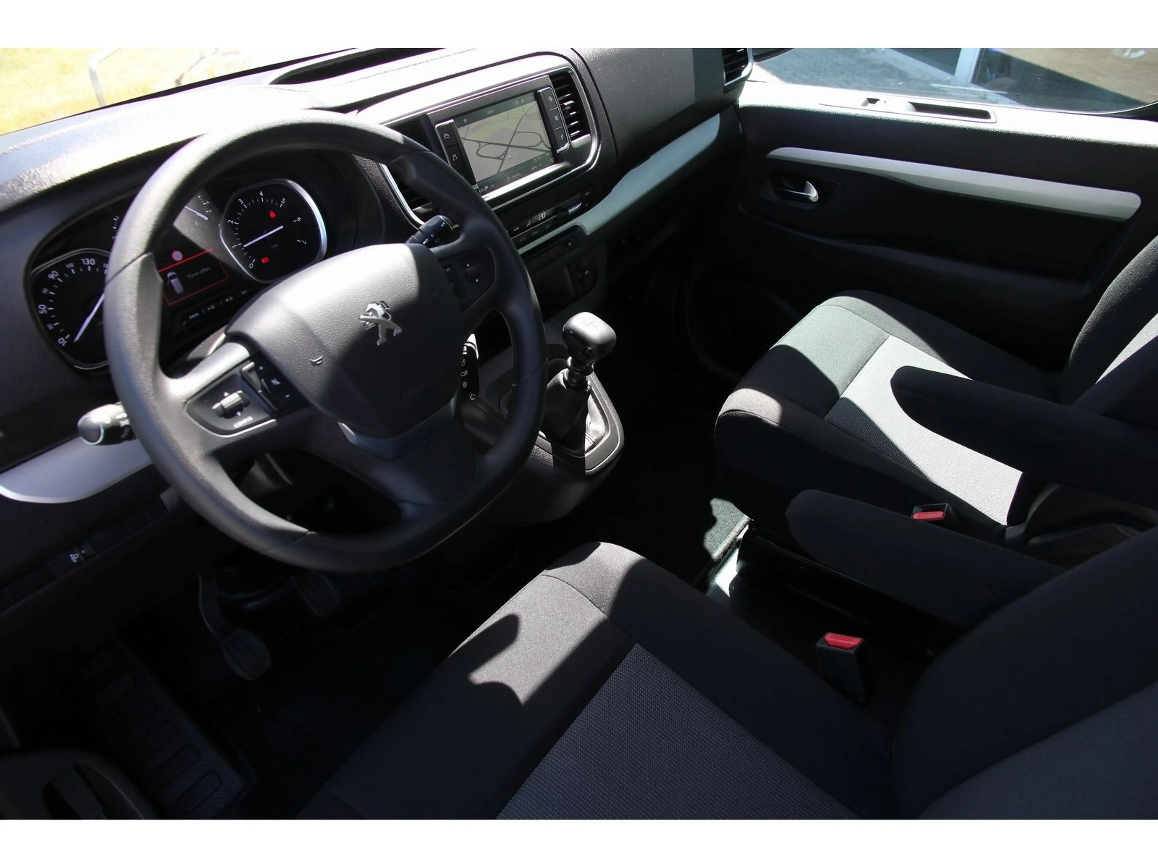 Peugeot Traveller Business L2 HDi 120 8-Sitze — photo 11