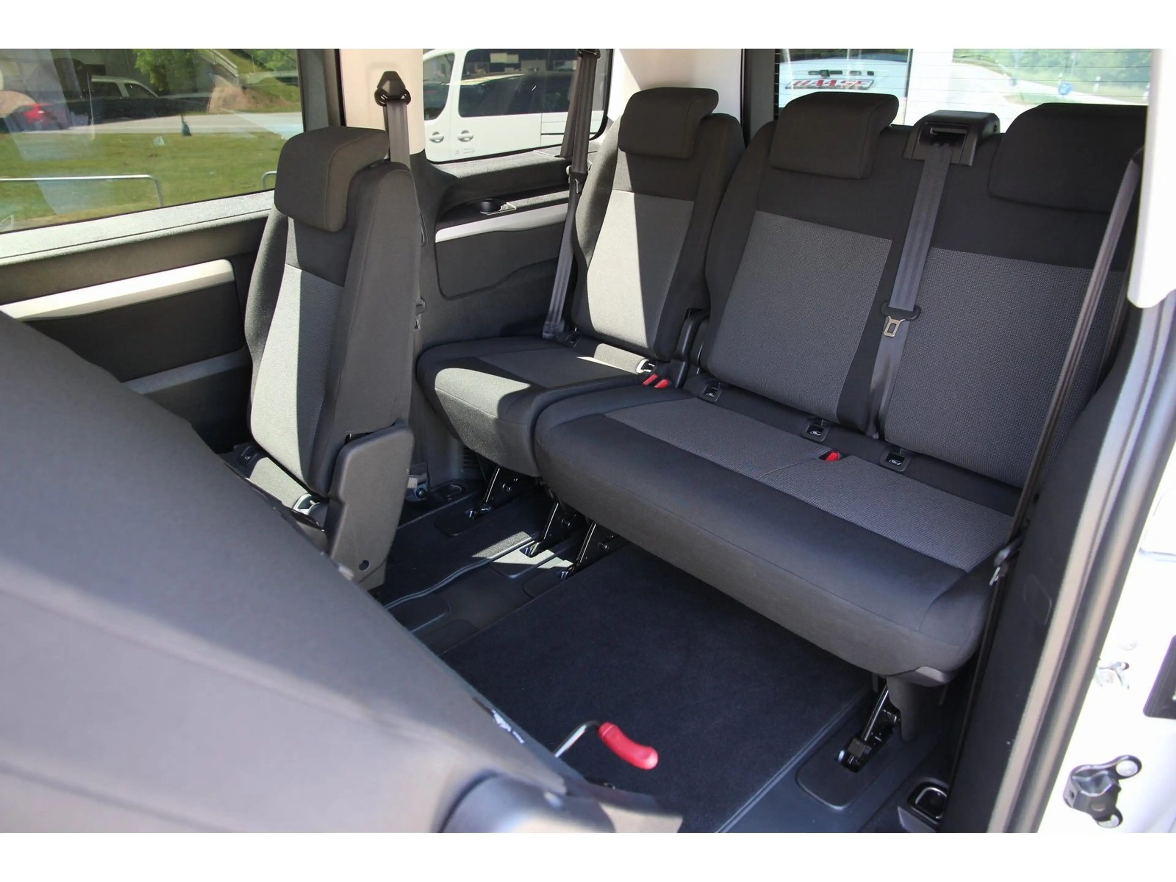 Peugeot Traveller Business L2 HDi 120 8-Sitze — photo 10
