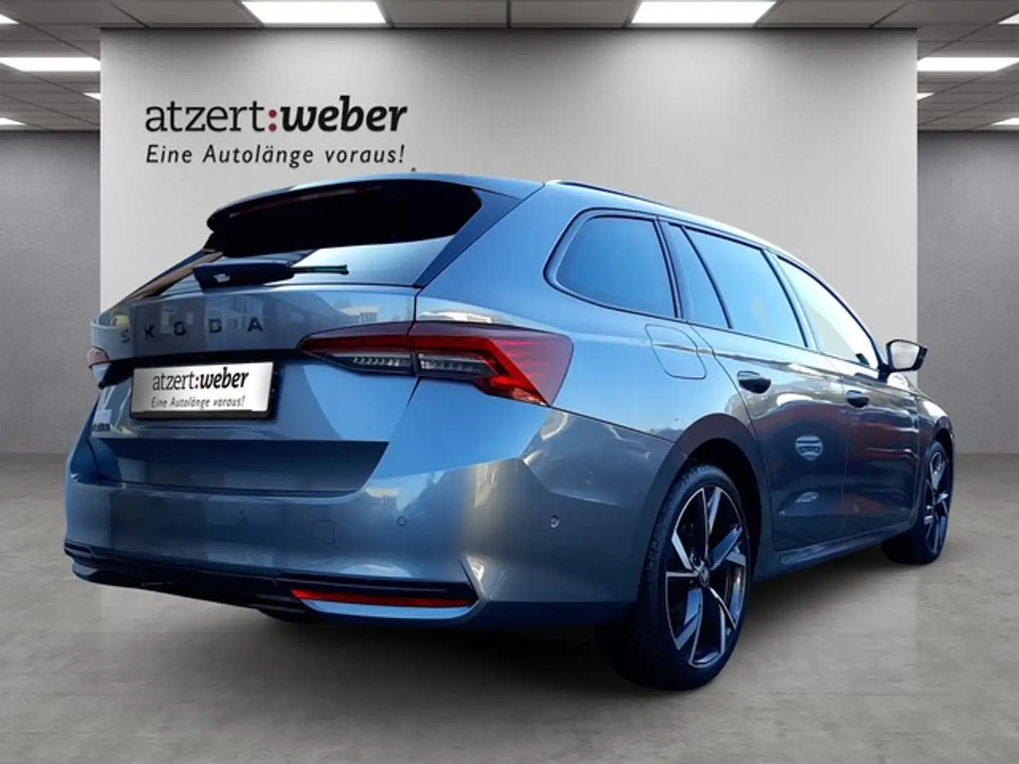 Skoda Octavia Combi Sportline 2.0TDI DSG AHK HuD DCC Grau - 2