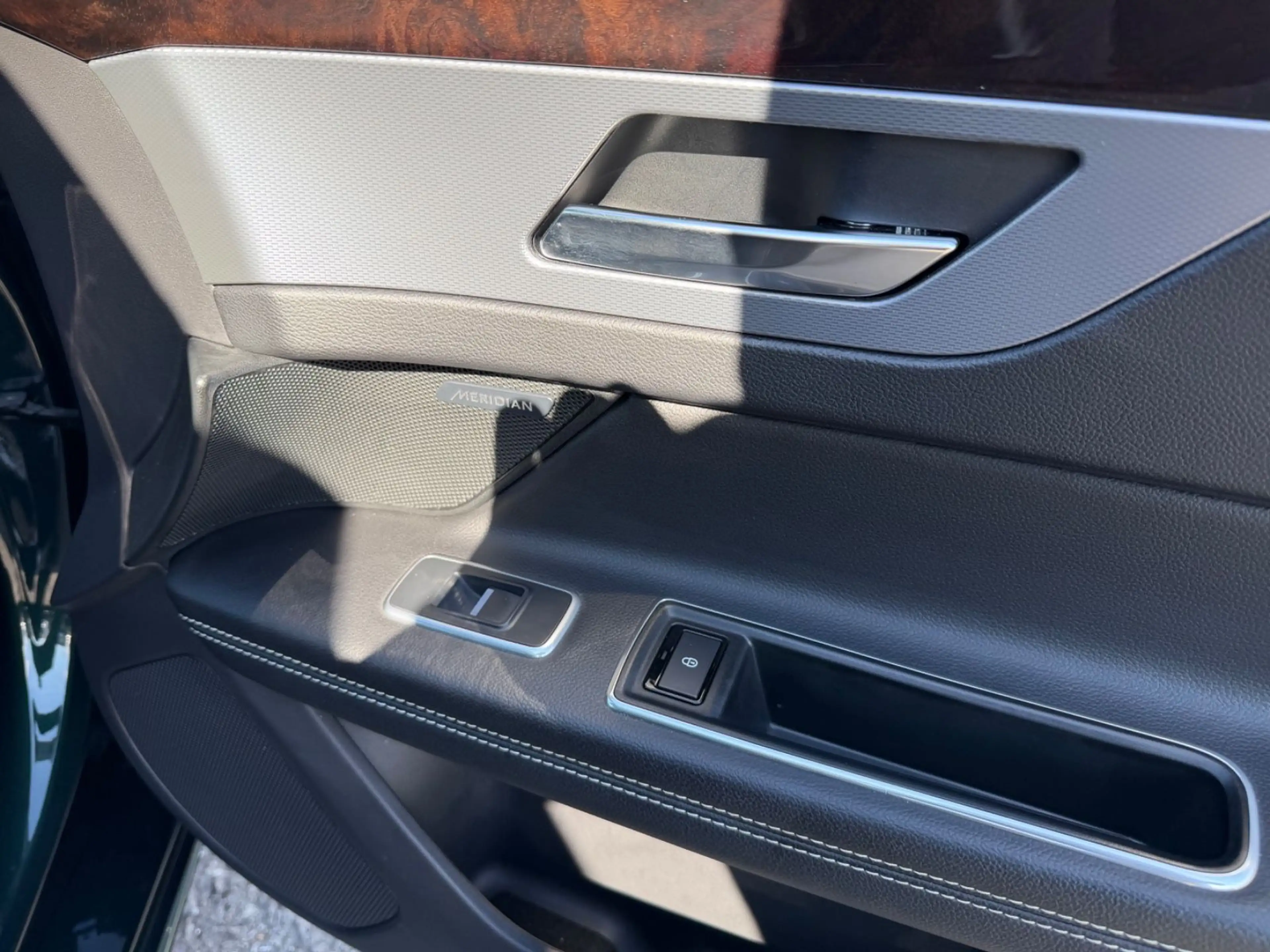 Jaguar XF 30d 300PS R-Sport Automatik Matric Head ACC — photo 7