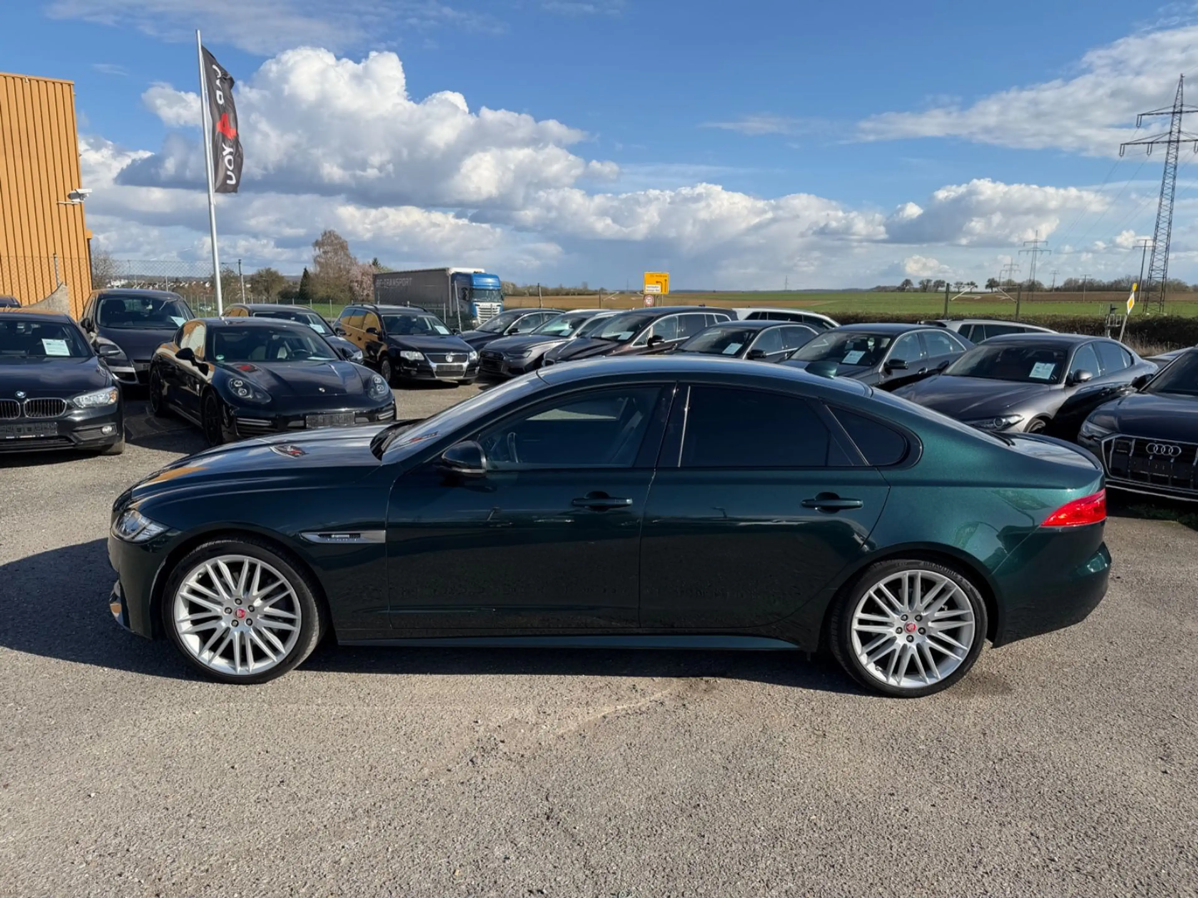Jaguar XF 30d 300PS R-Sport Automatik Matric Head ACC — photo 15