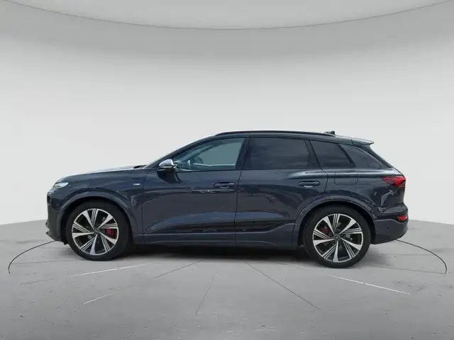 Audi E-Tron view 6