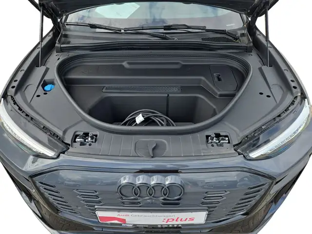 Audi E-Tron view 12