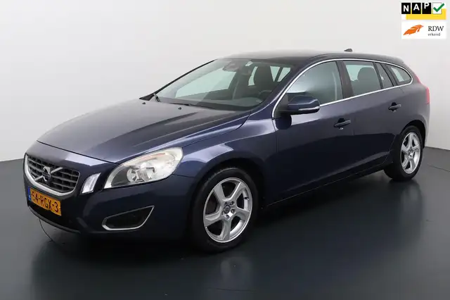 Volvo V60 2.0T Momentum
