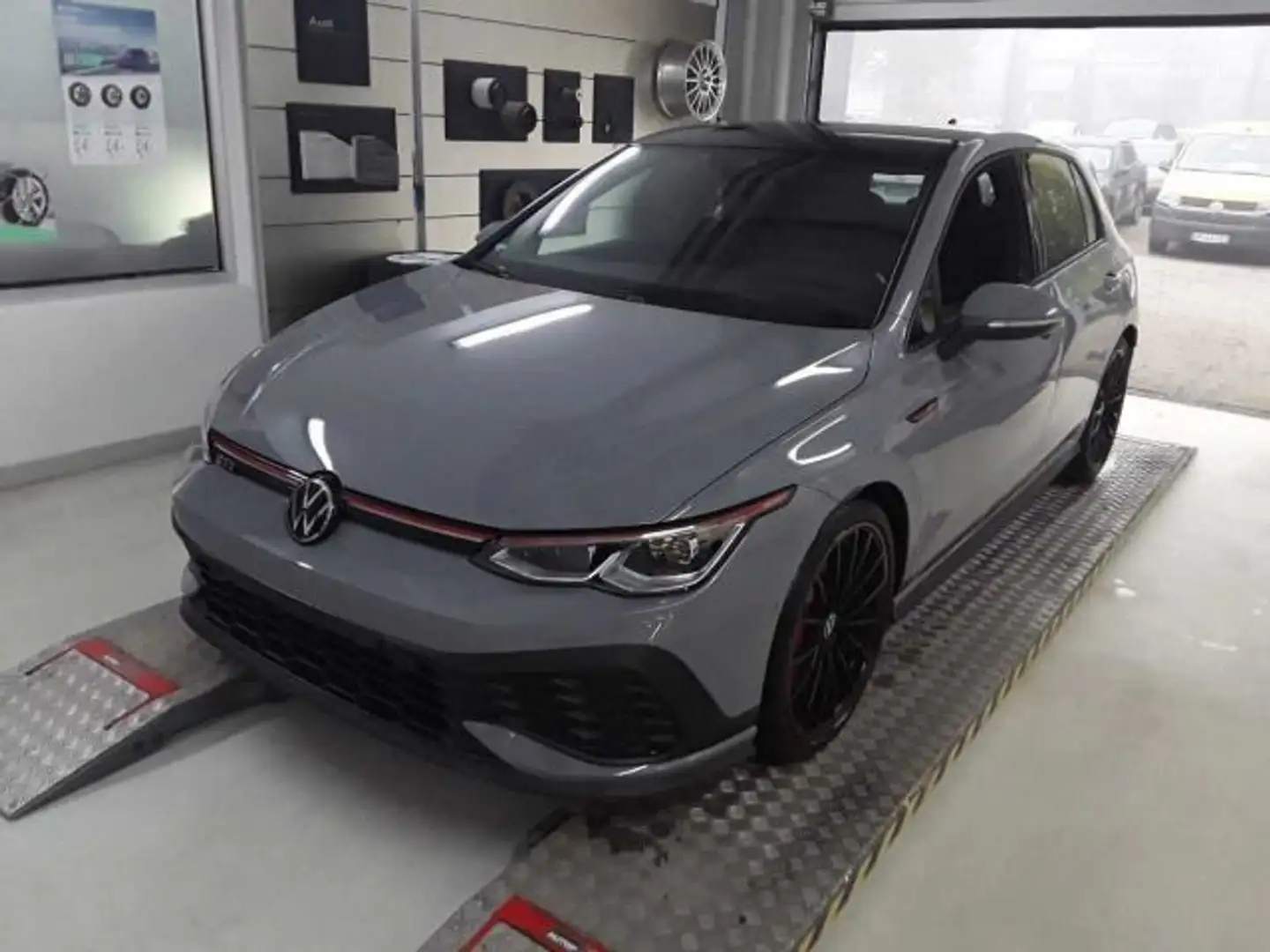 Volkswagen Golf GTI Golf VIII GTI Clubsport DSG LED Navi R-Auspuffan Grau - 2