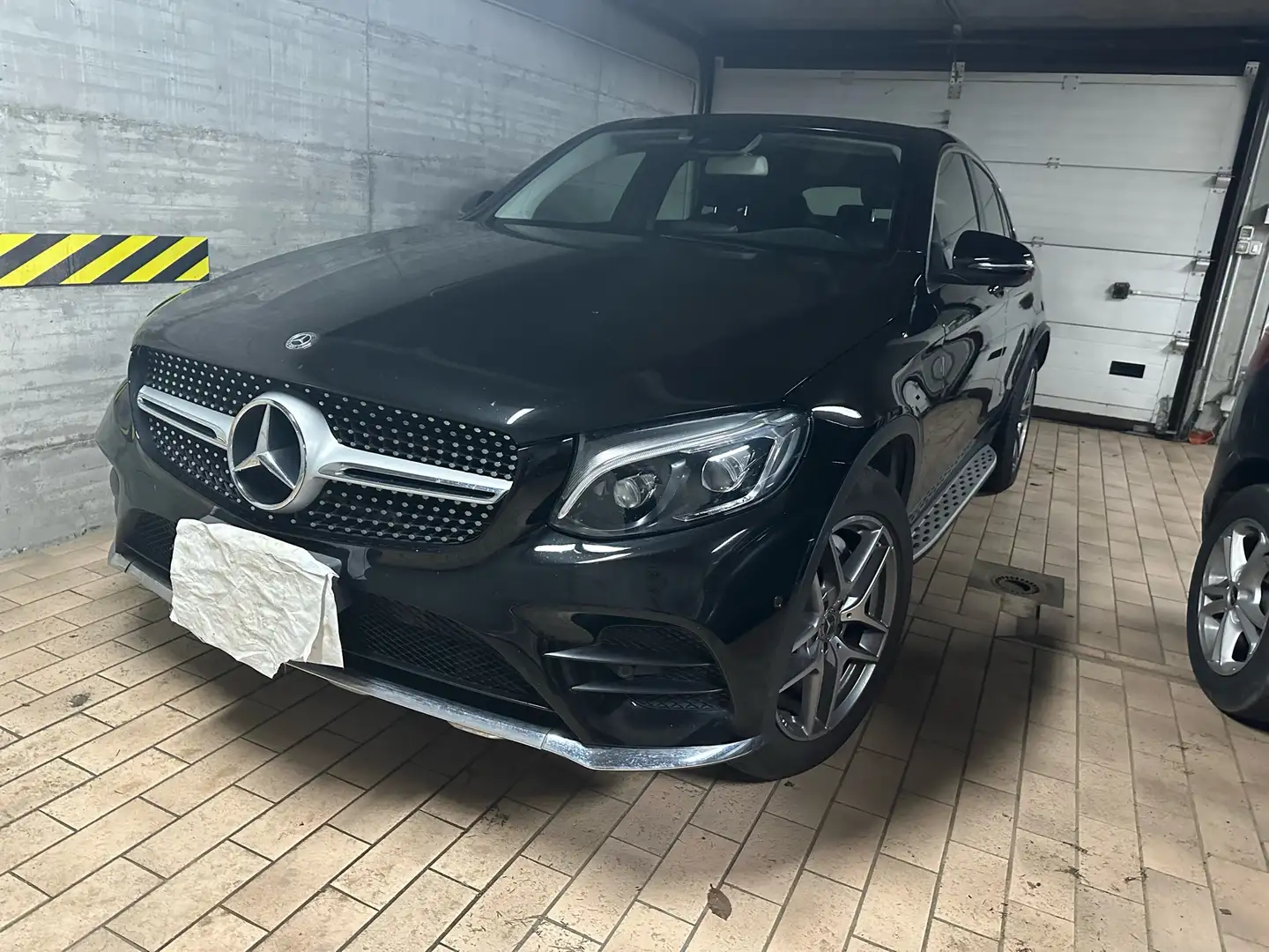 Mercedes-Benz GLC 250 Coupe d premium 4matic auto Zwart - 1