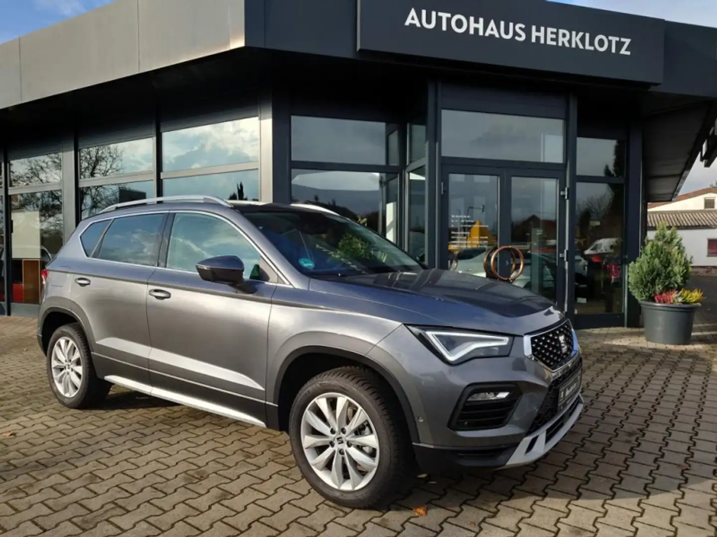 SEAT Ateca Ateca 1.5 TSI XPERIENCE 110 kW / 150 PS  DSG AUTOM Grau - 1