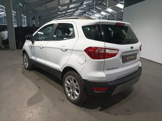 Ford EcoSport view 4