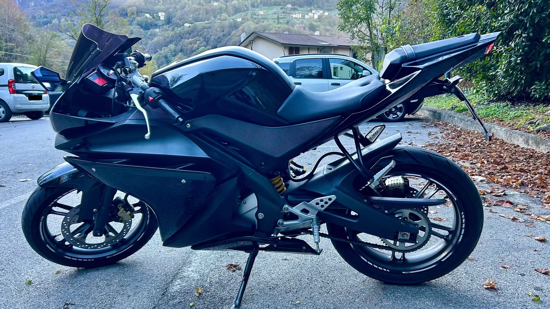 Yamaha YZF-R125 Nero - 1