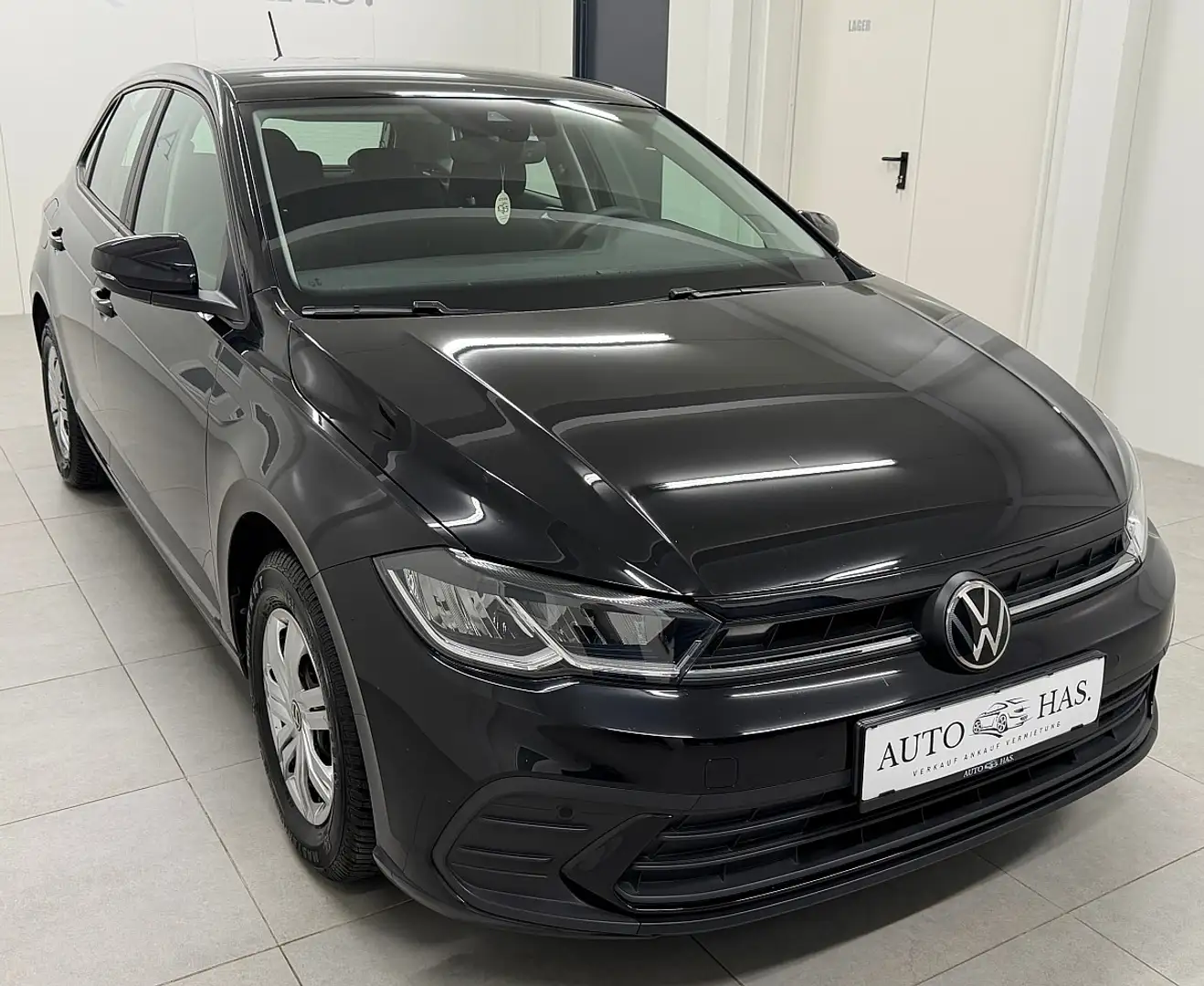 Volkswagen Polo 1,0*8 Fach*Parksensoren*Apple Carplay*Android A... Schwarz - 1
