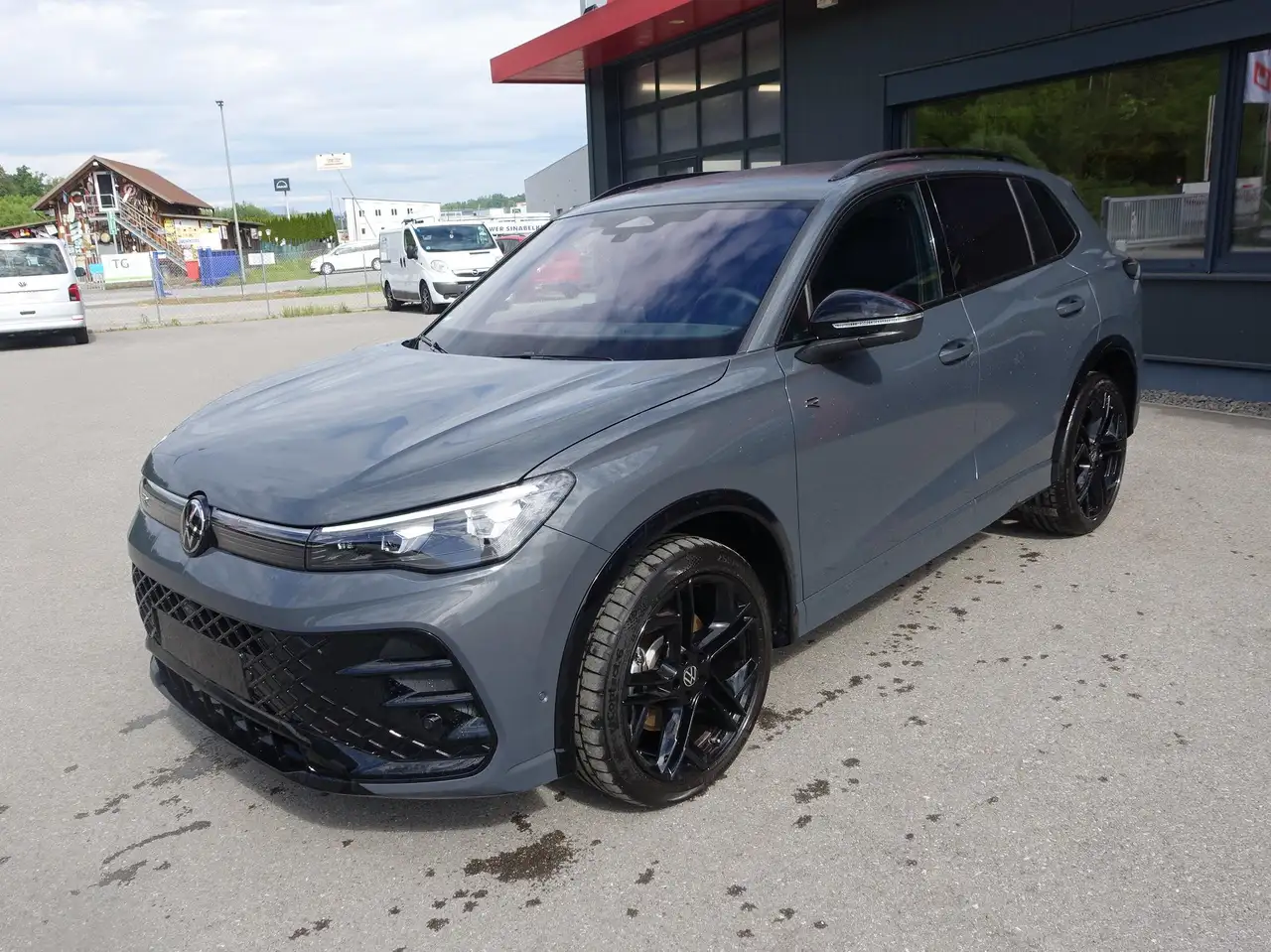 Volkswagen Tiguan 2.0 TSI 195 kW 4Motion R-Line *MEGAVOLL*