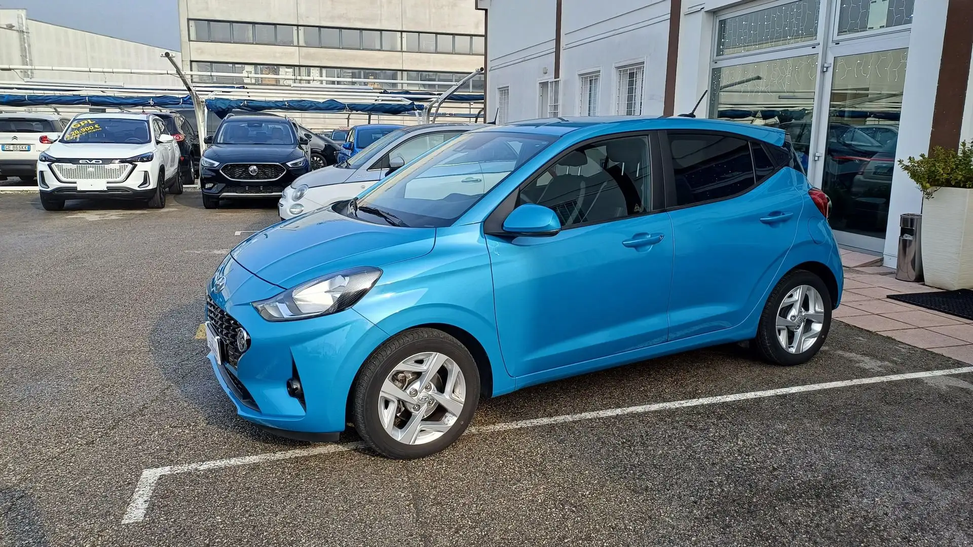 Hyundai i10 1.0 MPI Tech + CONNECT+ CONFORT PACH ( NO VINCOLO Blau - 2