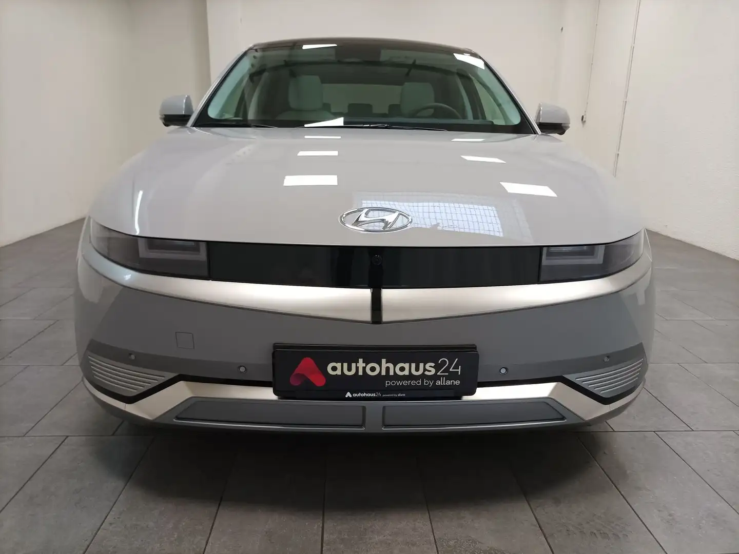 Hyundai IONIQ 5 Uniq Navi|Bose|Pano|CAM Grau - 2
